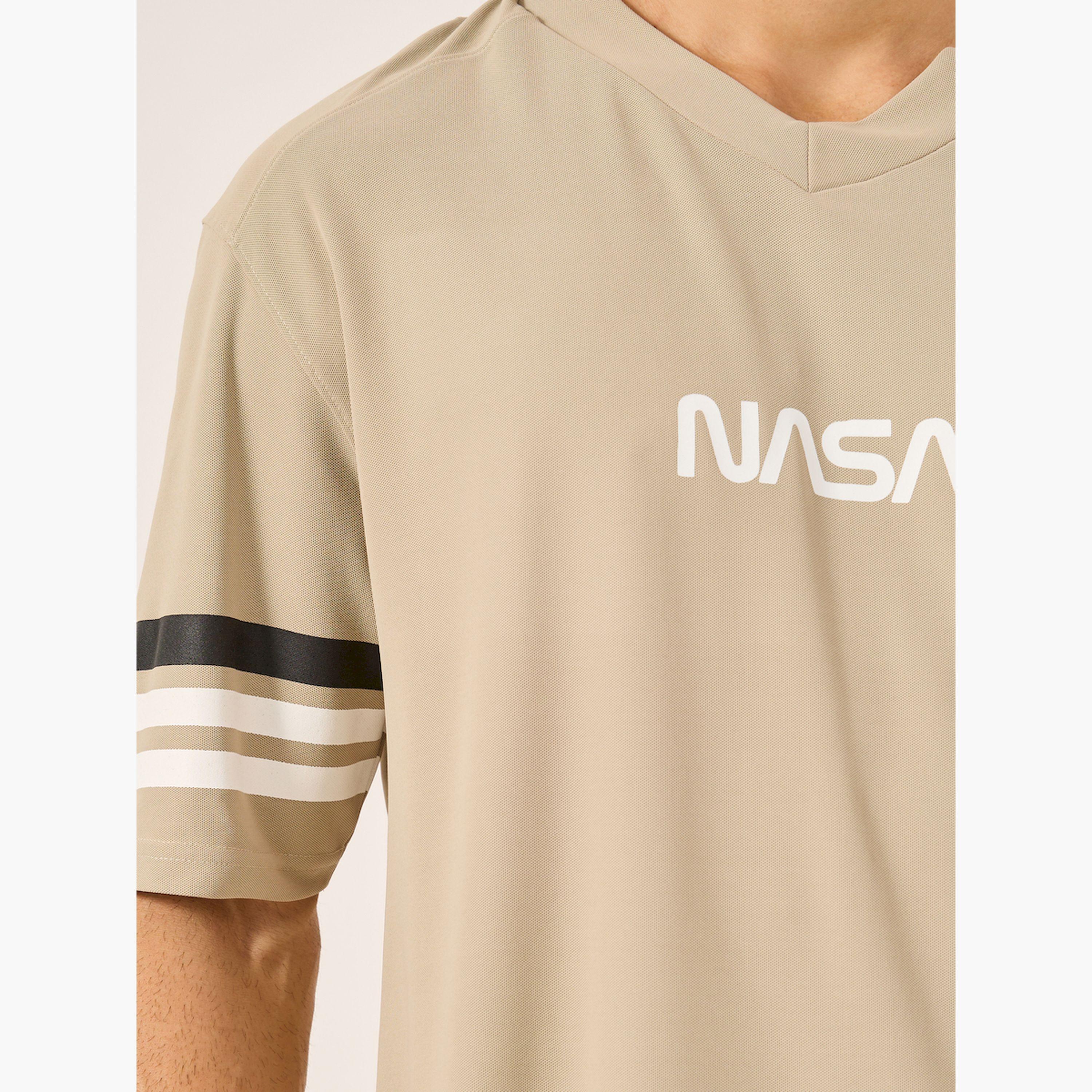 Styli Nasa Print Oversized Fit T-Shirt with Contrast Stripe Detail-men-clothing-sportswearandactivewear-tshirtsandpolos-image-3