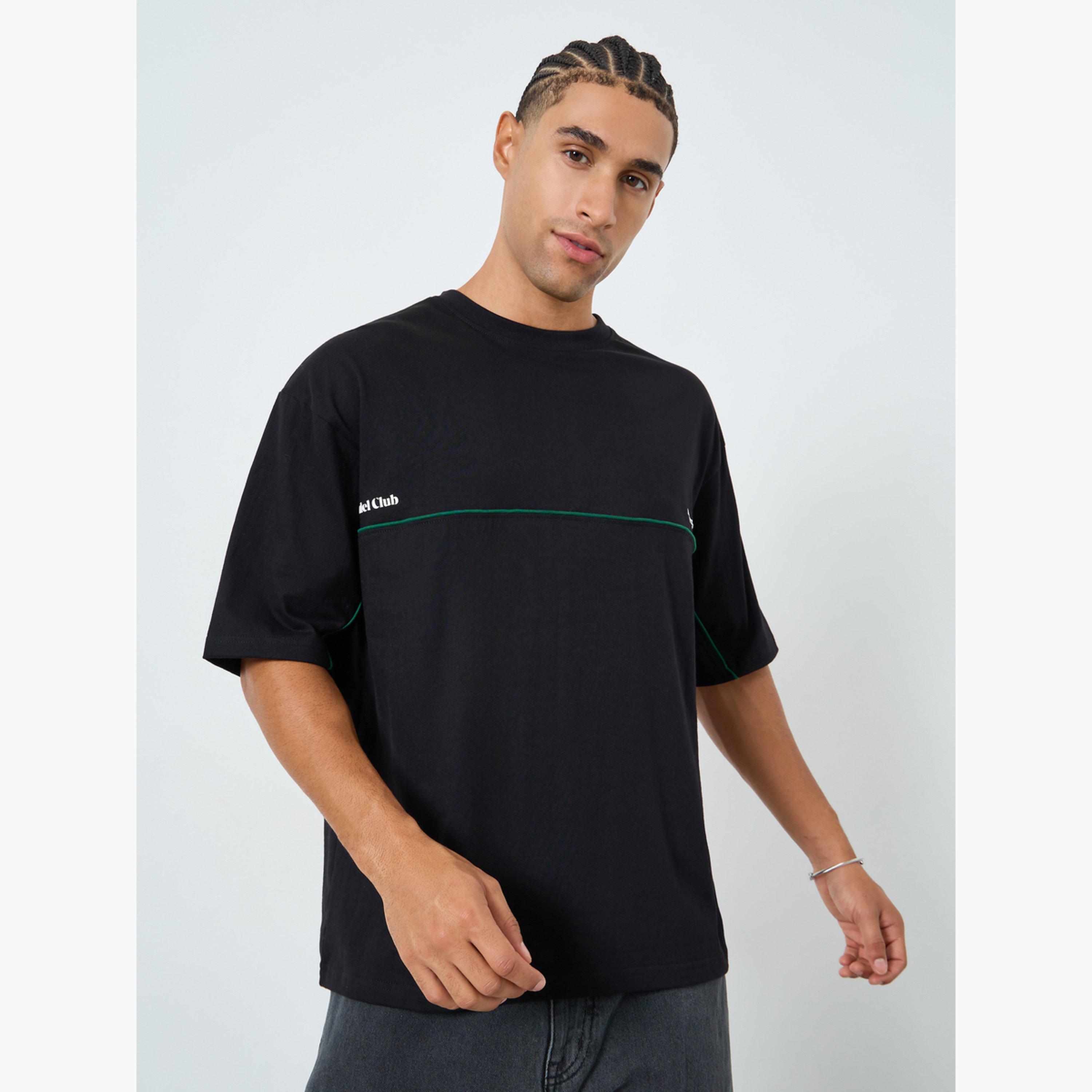 تيشيرت قطن بطبعة جرافيك وقصة واسعة للرجال-men-clothing-tshirtsandpolos-tshirts-image-1