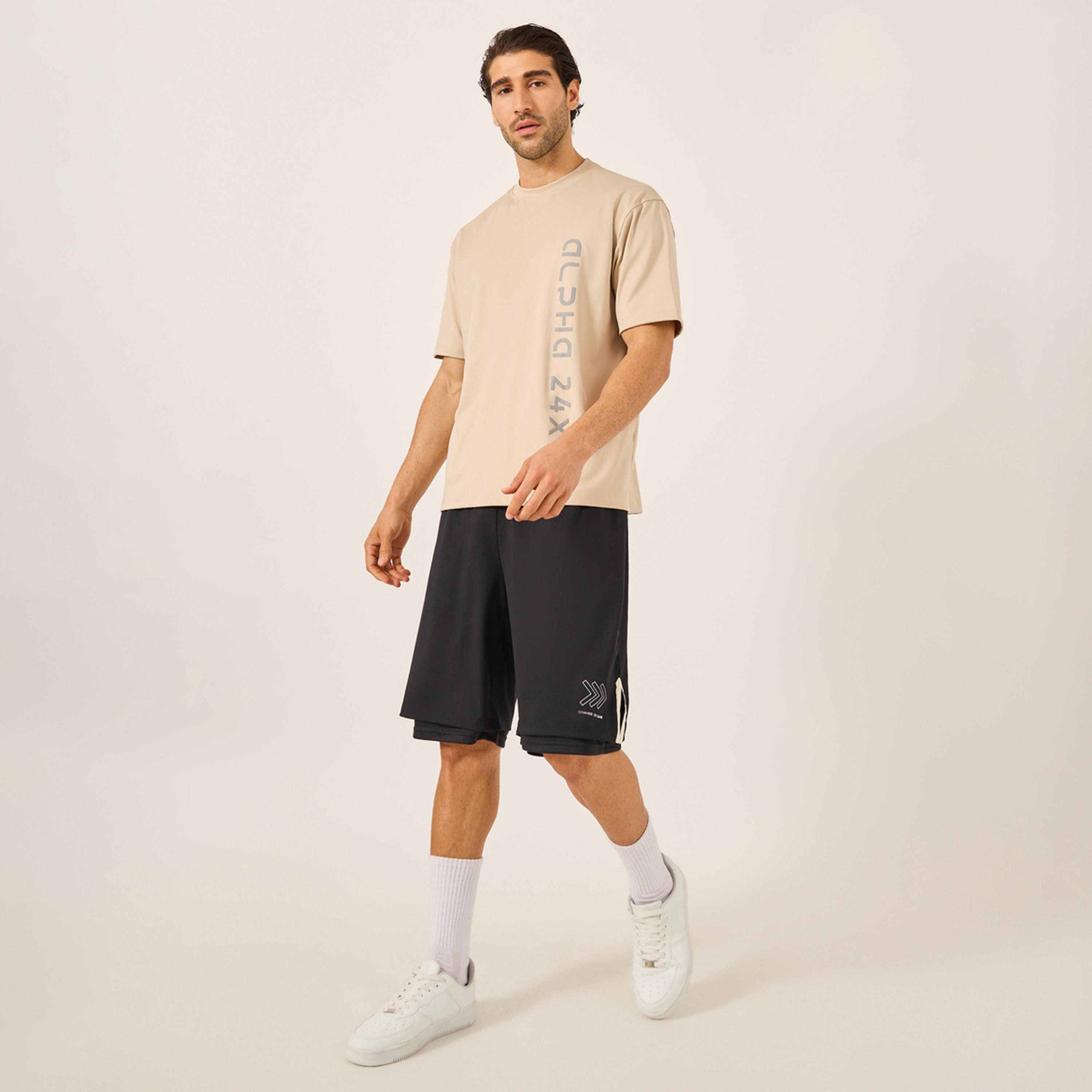 ستايلي - تي شيرت كبير الحجم بطبعة جرافيكية من قماش سكوبا-men-clothing-sportswearandactivewear-tshirtsandpolos-image-2