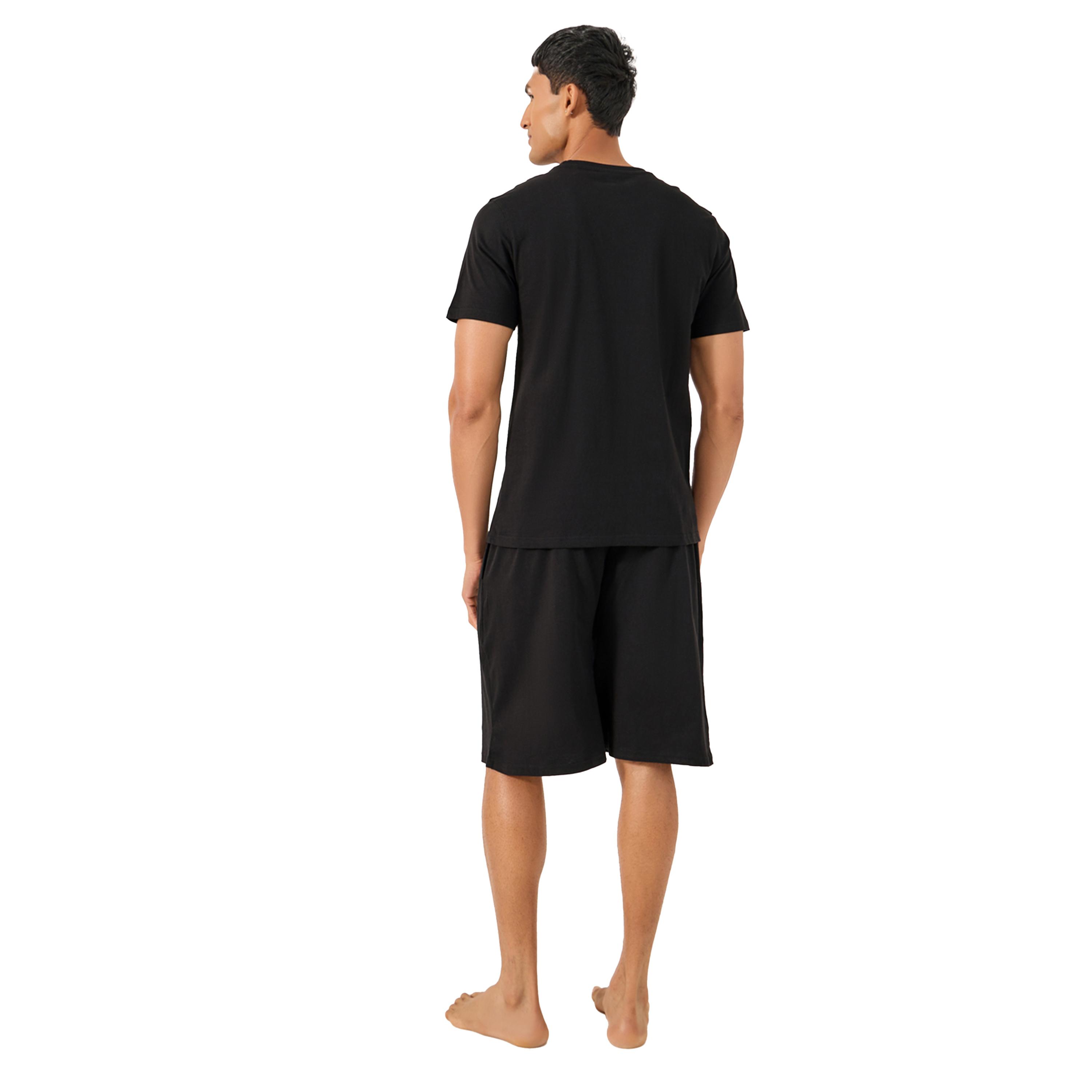 ستايلي -  طقم تي شيرت مخطط بقصّة عادية وبيجاما قصيرة-men-clothing-nightwear-sets-image-5
