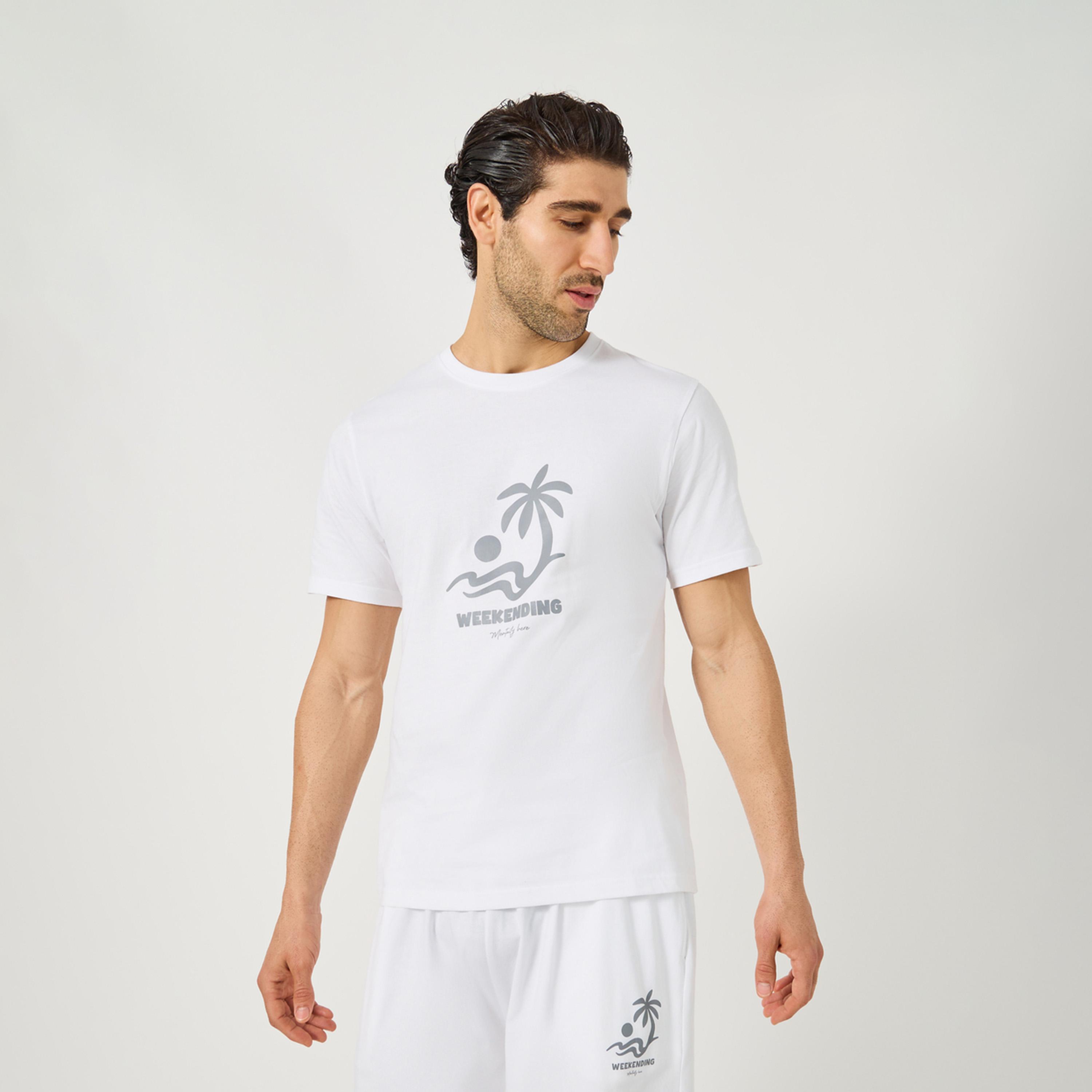 ستايلي - طقم تي شيرت بطبعة جرافيكية مع شورت برباط خصر-men-clothing-nightwear-sets-image-2