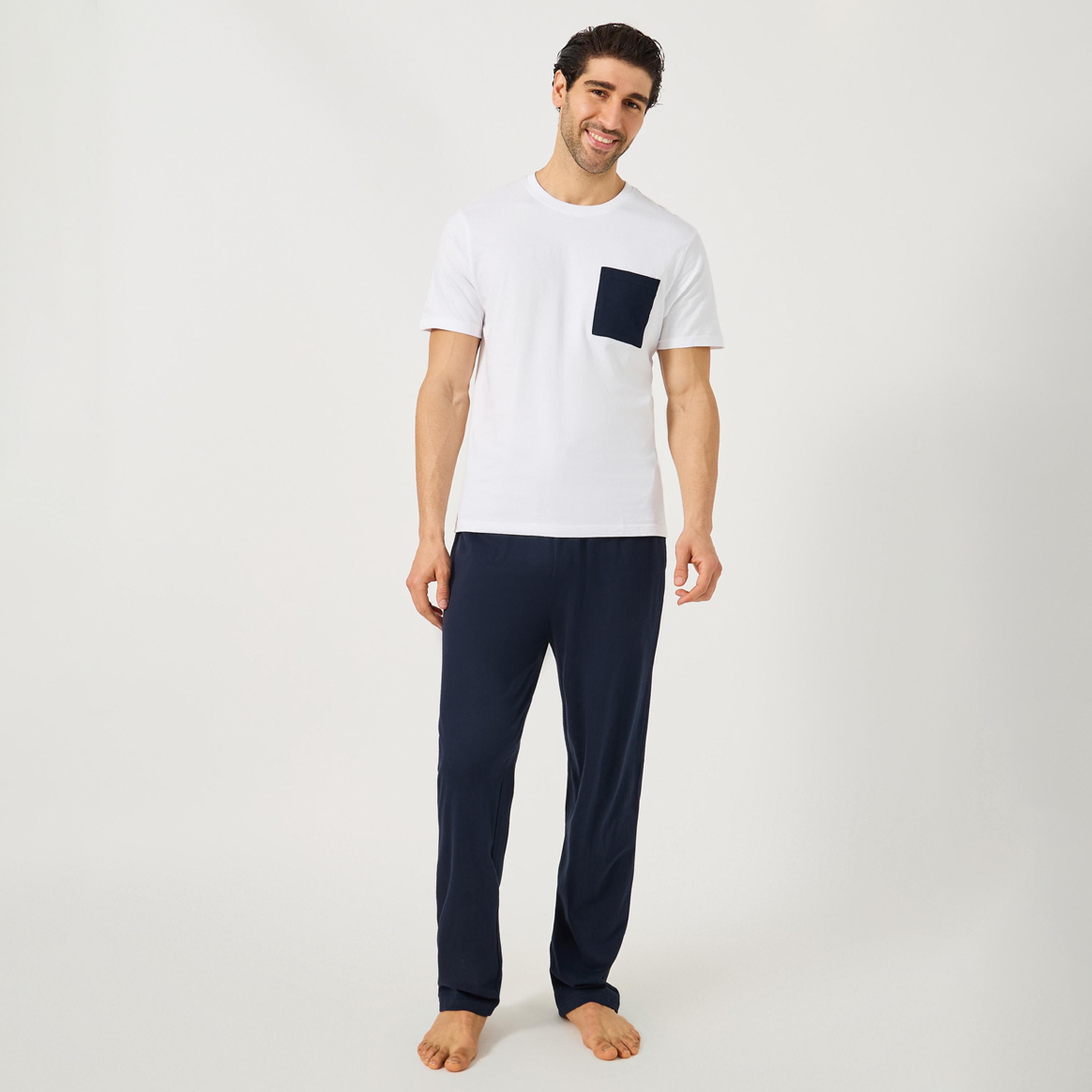 ستايلي - طقم تي شيرت بجيب متباين اللون مع بنطال بيجامة-men-clothing-nightwear-sets-image-1