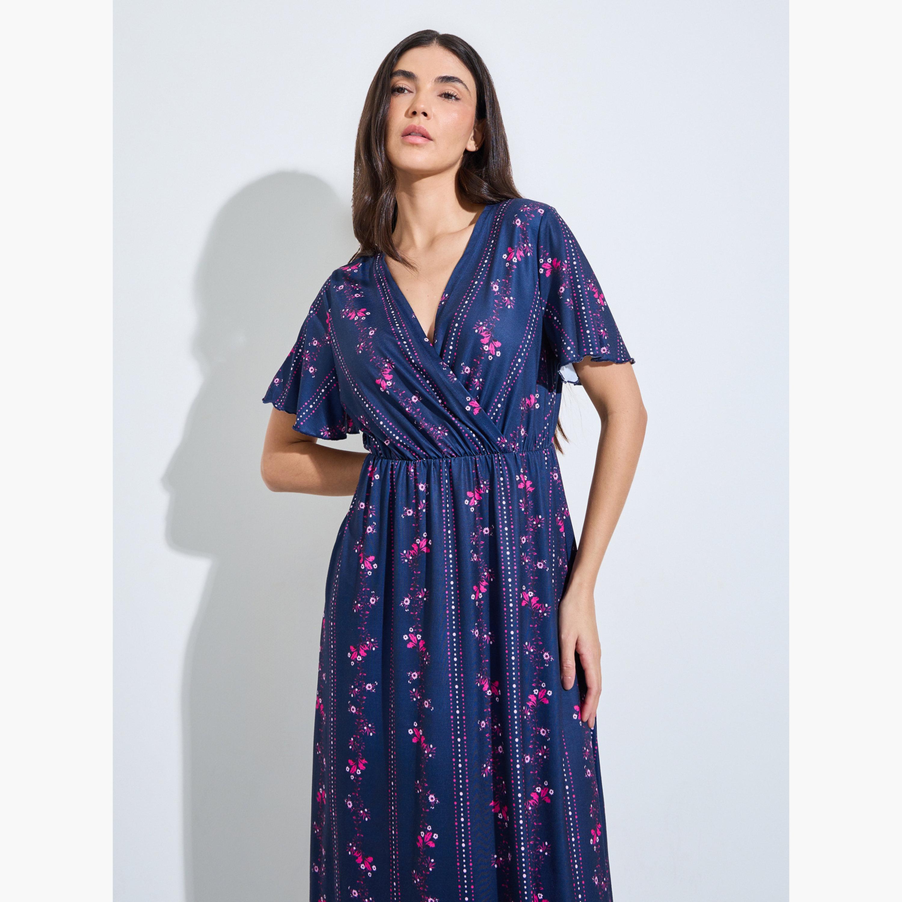 قميص نوم بياقة متداخلة وطبعة زهور-women-clothing-nightwear-nighties-image-2