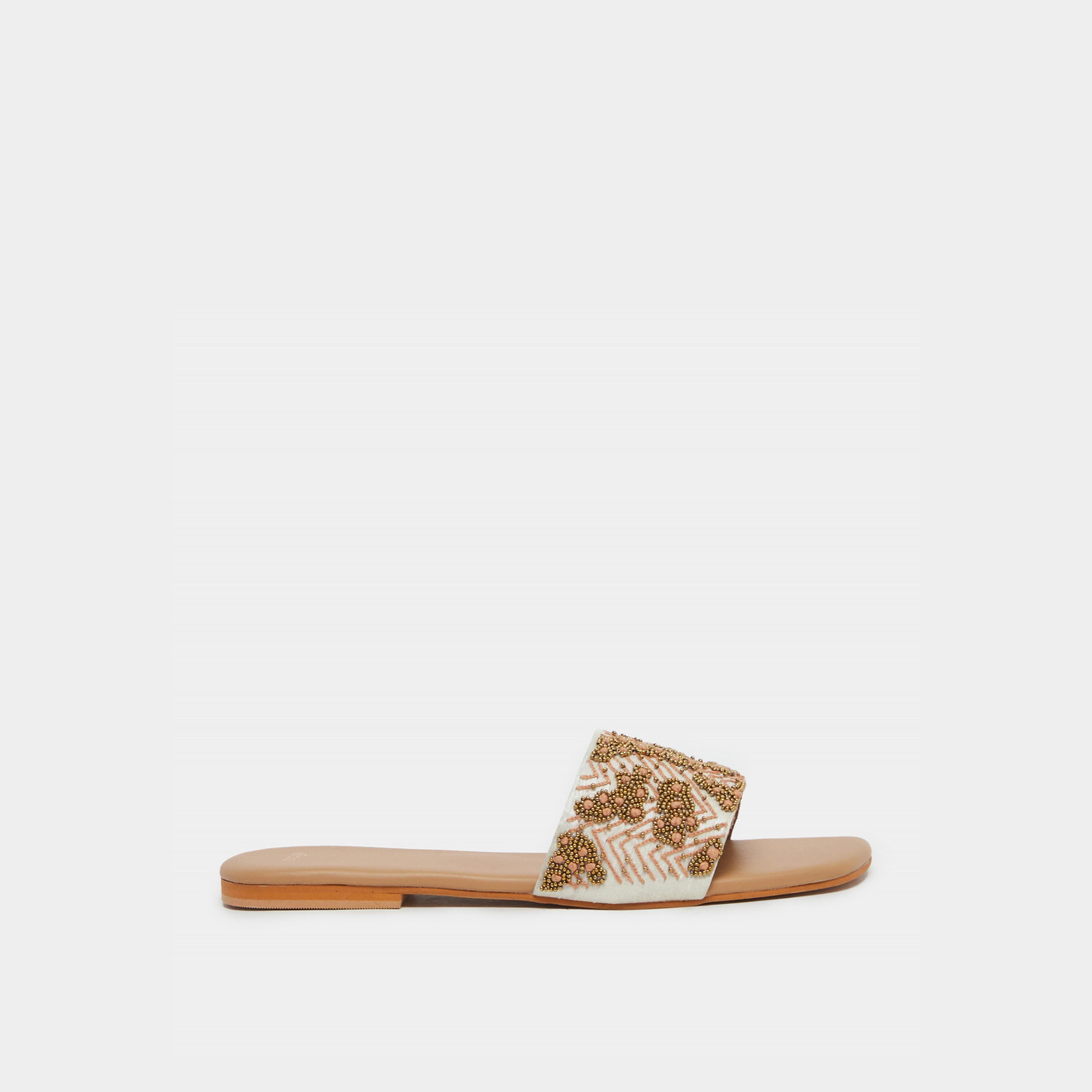 ستايلي - صندل مسطح سهل الارتداء ومزين-women-shoes-sandals-flats-image-1