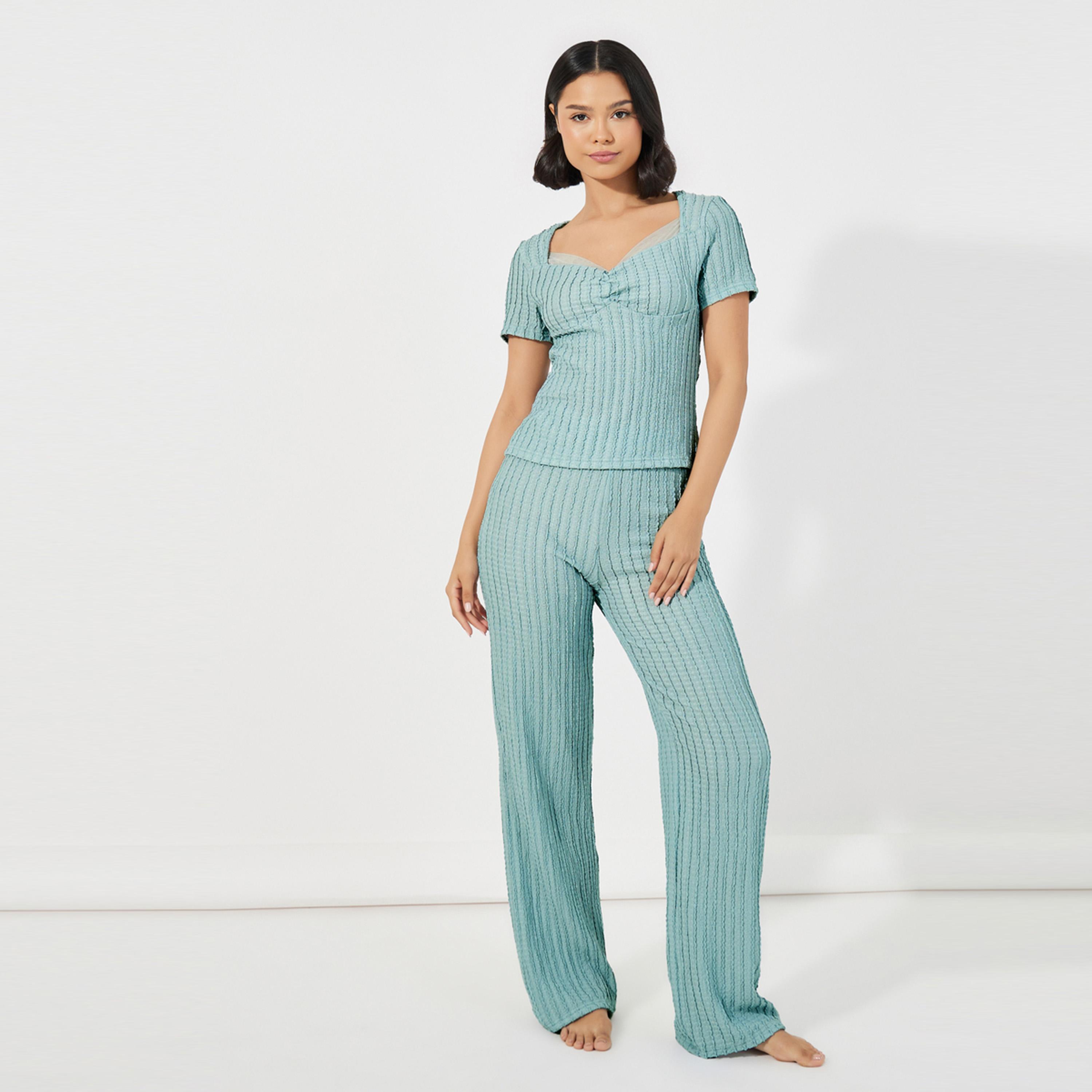 ستايلي - طقم بلوزة مضلعة بحواف دانتيل مع بنطال بيجامة أنوايند-women-clothing-nightwear-pyjamas-longsets-image-1