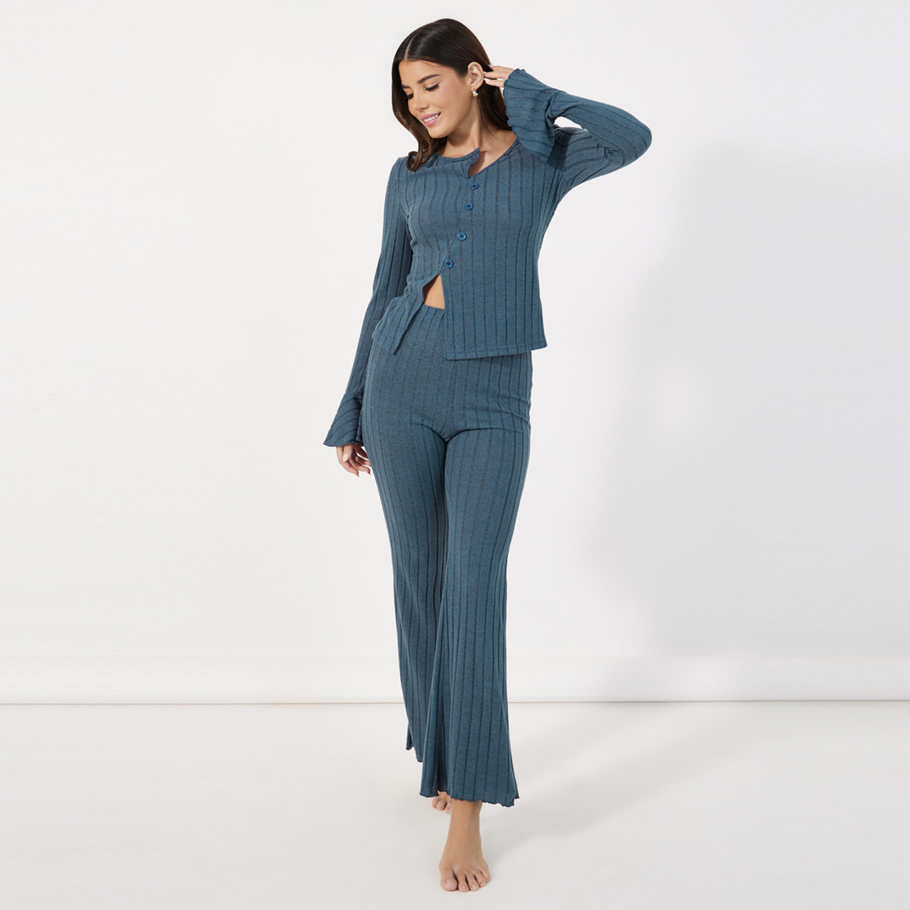 ستايلي - طقم بلوزة مضلعة بفتحة أمامية غير متماثلة مع بنطال بيجامة واسع أنوايند-women-clothing-nightwear-pyjamas-longsets-image-1