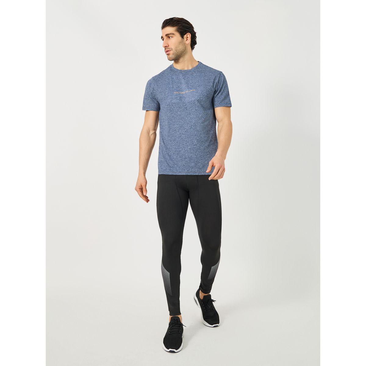 تيشيرت محبوك بنسيج ميلانج ومزين بطبعة صغيرة-men-clothing-sportswearandactivewear-tshirtsandpolos-image-2