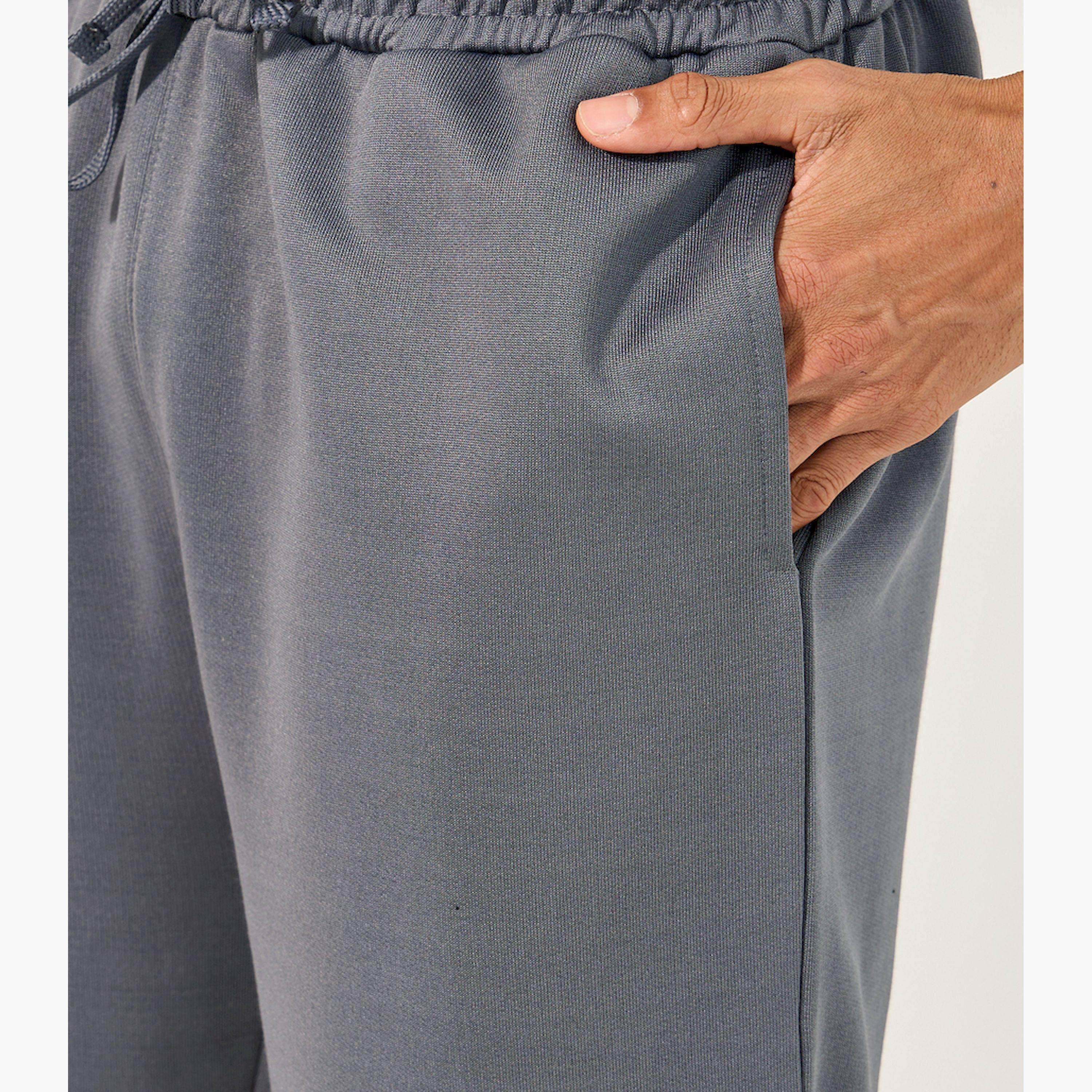 ستايلي - بنطال رياضي مريح مع تفاصيل سحاب وفتحة جانبية-men-clothing-sportswearandactivewear-bottoms-image-3