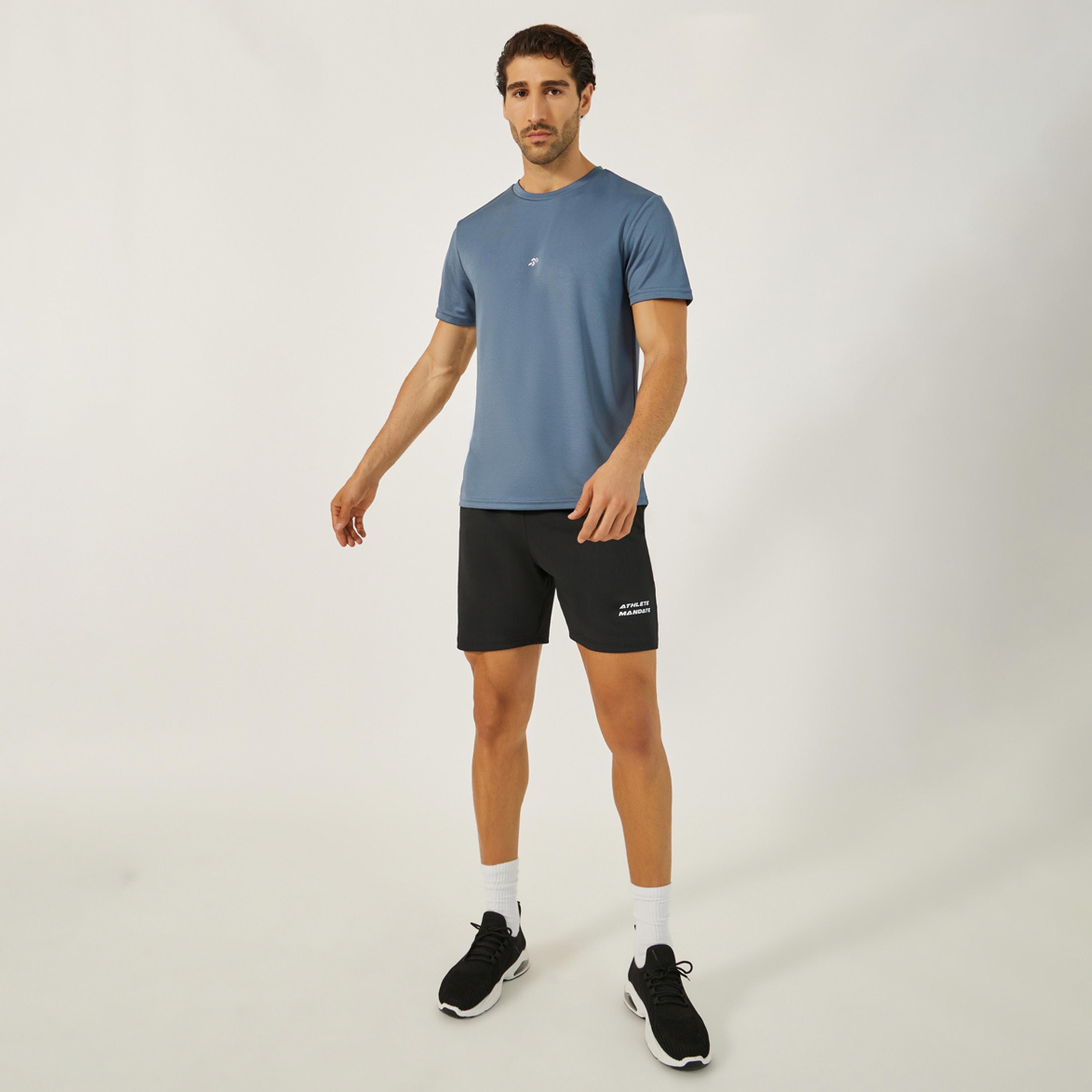 ستايلي - طقم تي شيرت مطبوع بأكمام قصيرة مع شورت-men-clothing-sportswearandactivewear-tracksuits-image-1