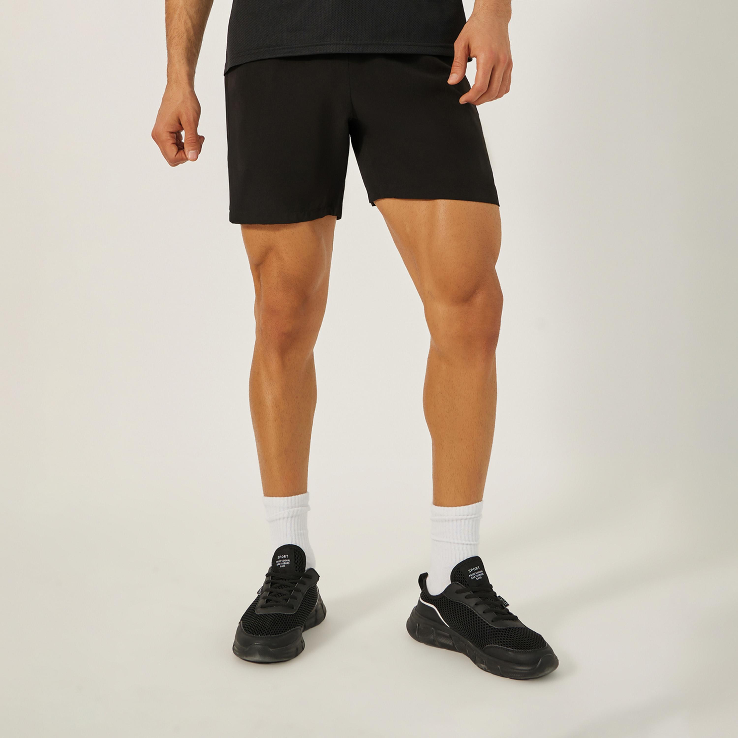 ستايلي - شورت تدريبي بطبعة عاكسة للظهر مع جيوب-men-clothing-sportswearandactivewear-bottoms-shorts-image-1