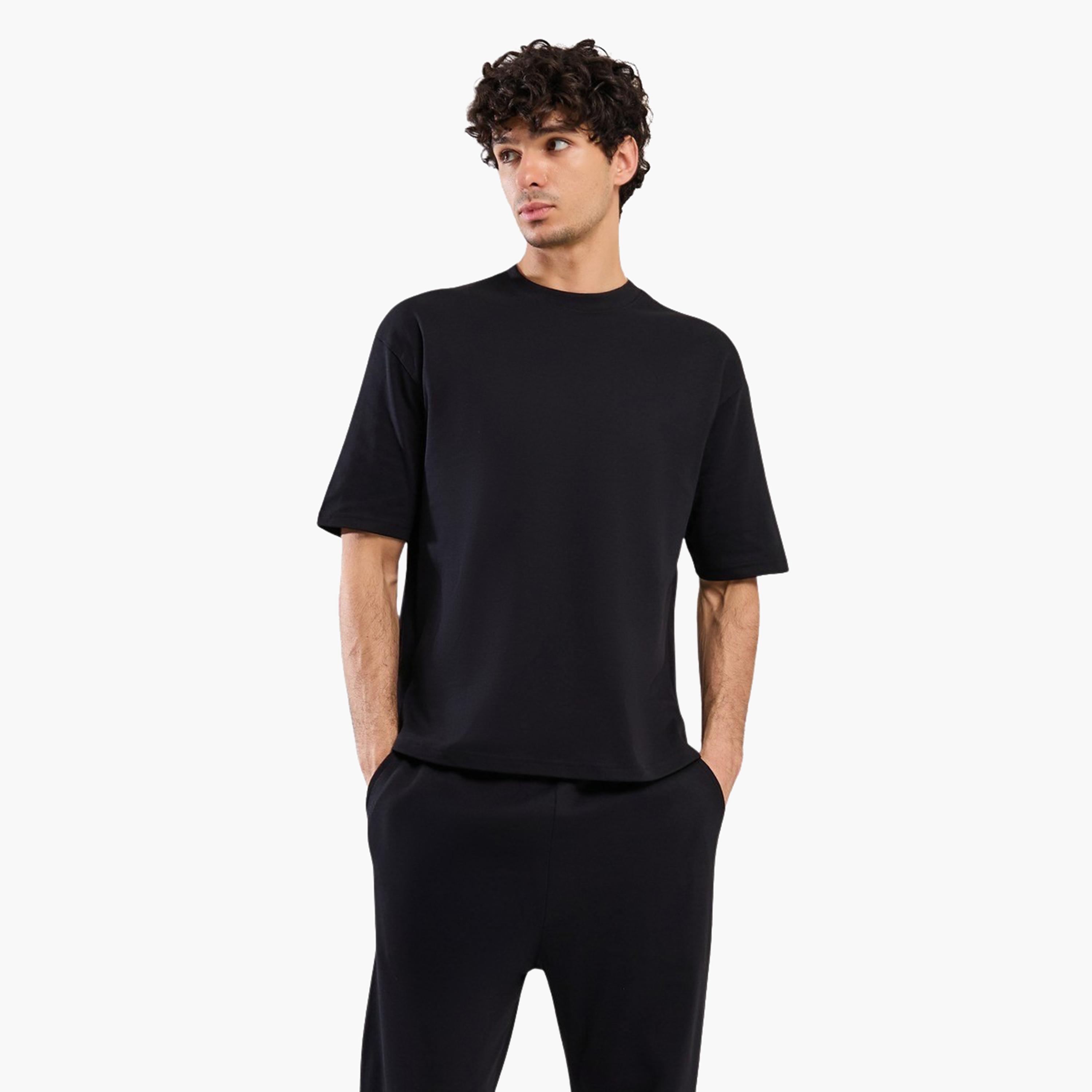 ستايلي - طقم تي شيرت مطبوع كبير الحجم وبنطال رياضي-men-clothing-sportswearandactivewear-tracksuits-image-2