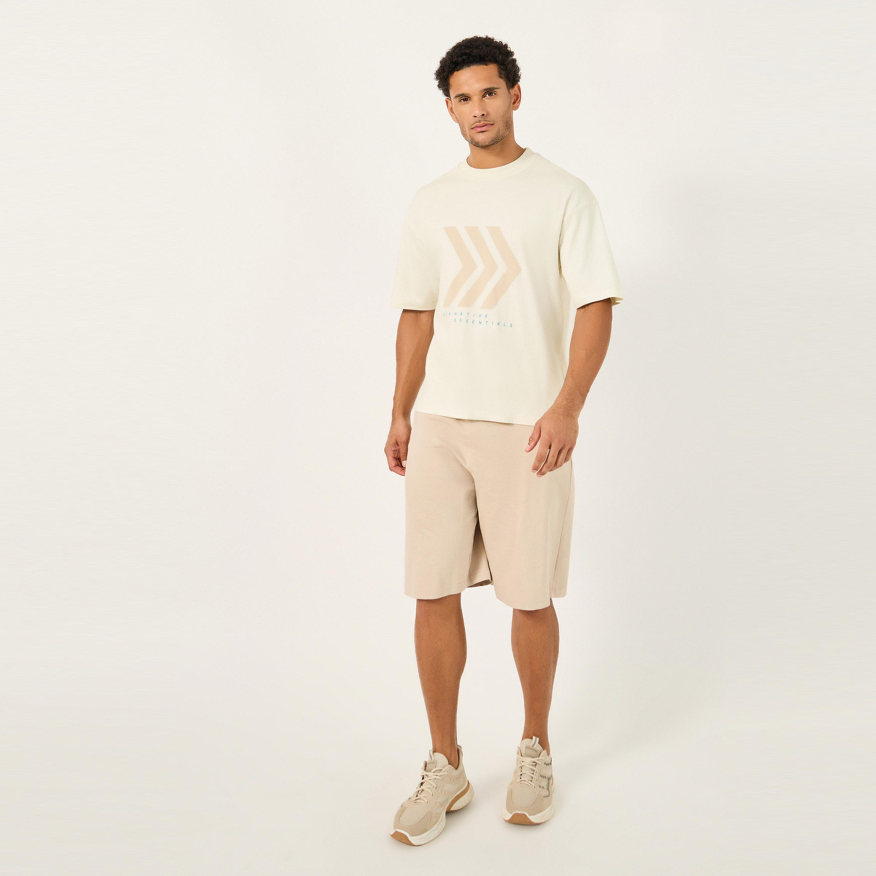 ستايلي - تي شيرت قصير الأكمام بطبعة جرافيكية-men-clothing-sportswearandactivewear-tshirtsandpolos-image-2