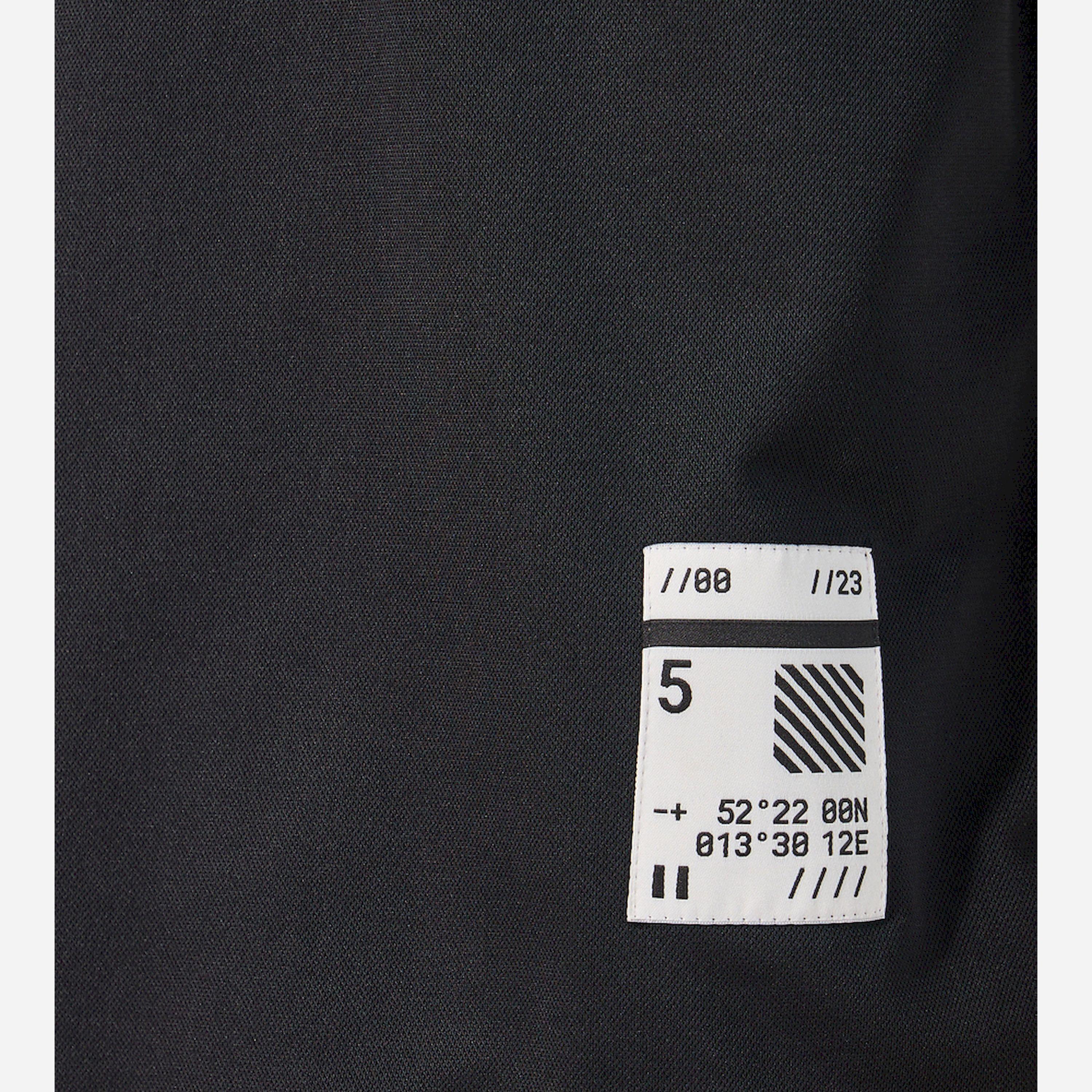 Styli Active Ultra Lightweight Textured Badge Detail T-Shirt-men-clothing-sportswearandactivewear-tshirtsandpolos-image-3