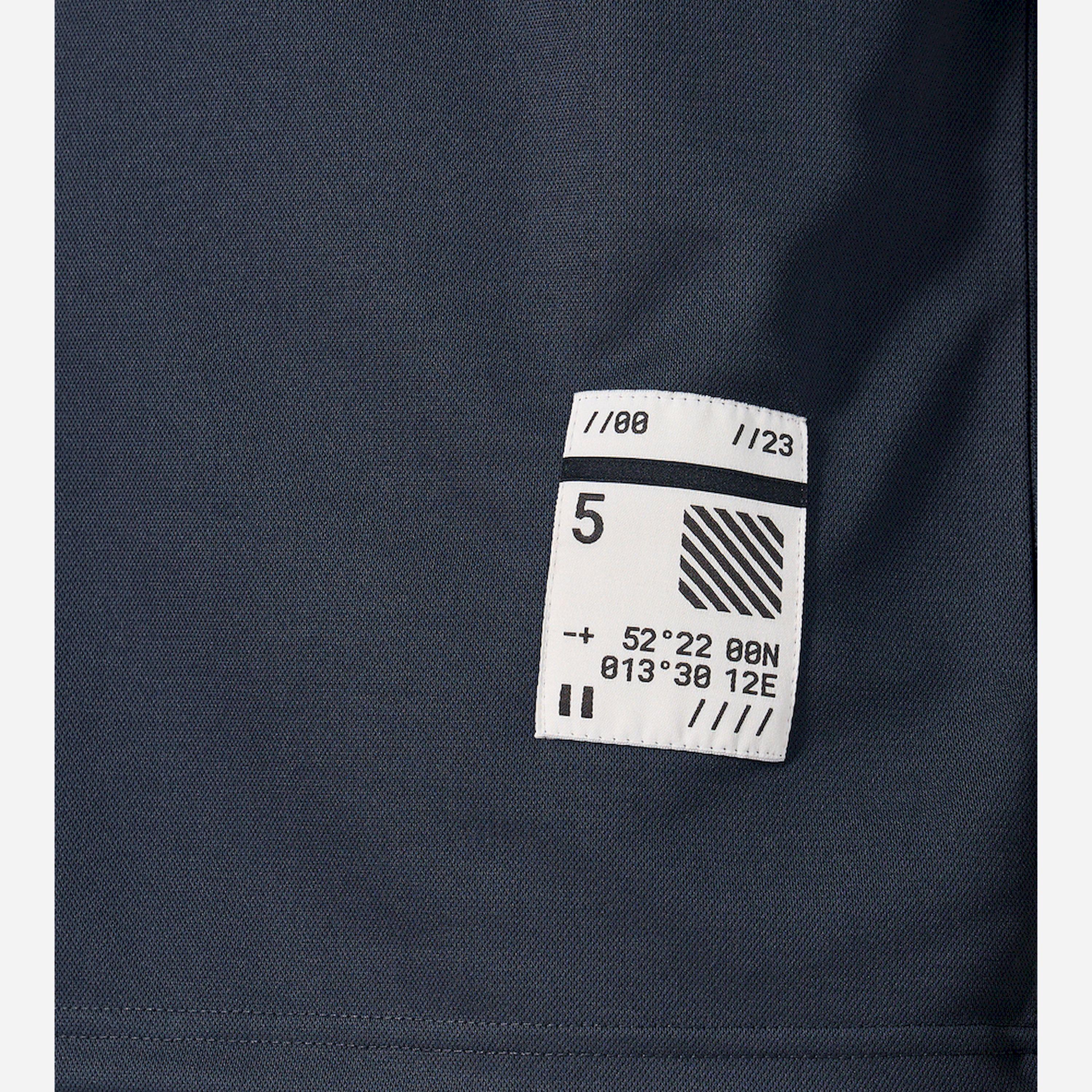 Styli Active Ultra Lightweight Textured Badge Detail T-Shirt-men-clothing-sportswearandactivewear-tshirtsandpolos-image-3