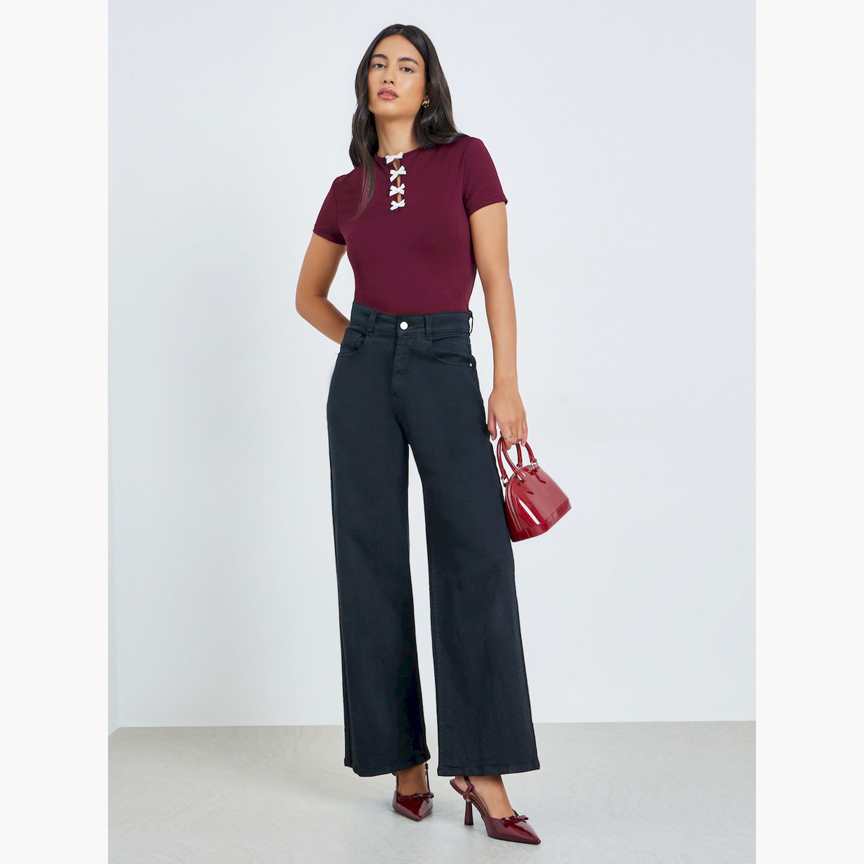 ستايلي - تيشيرت ضيق لون برغندي مزين بشريط-women-clothing-tshirts-image-2