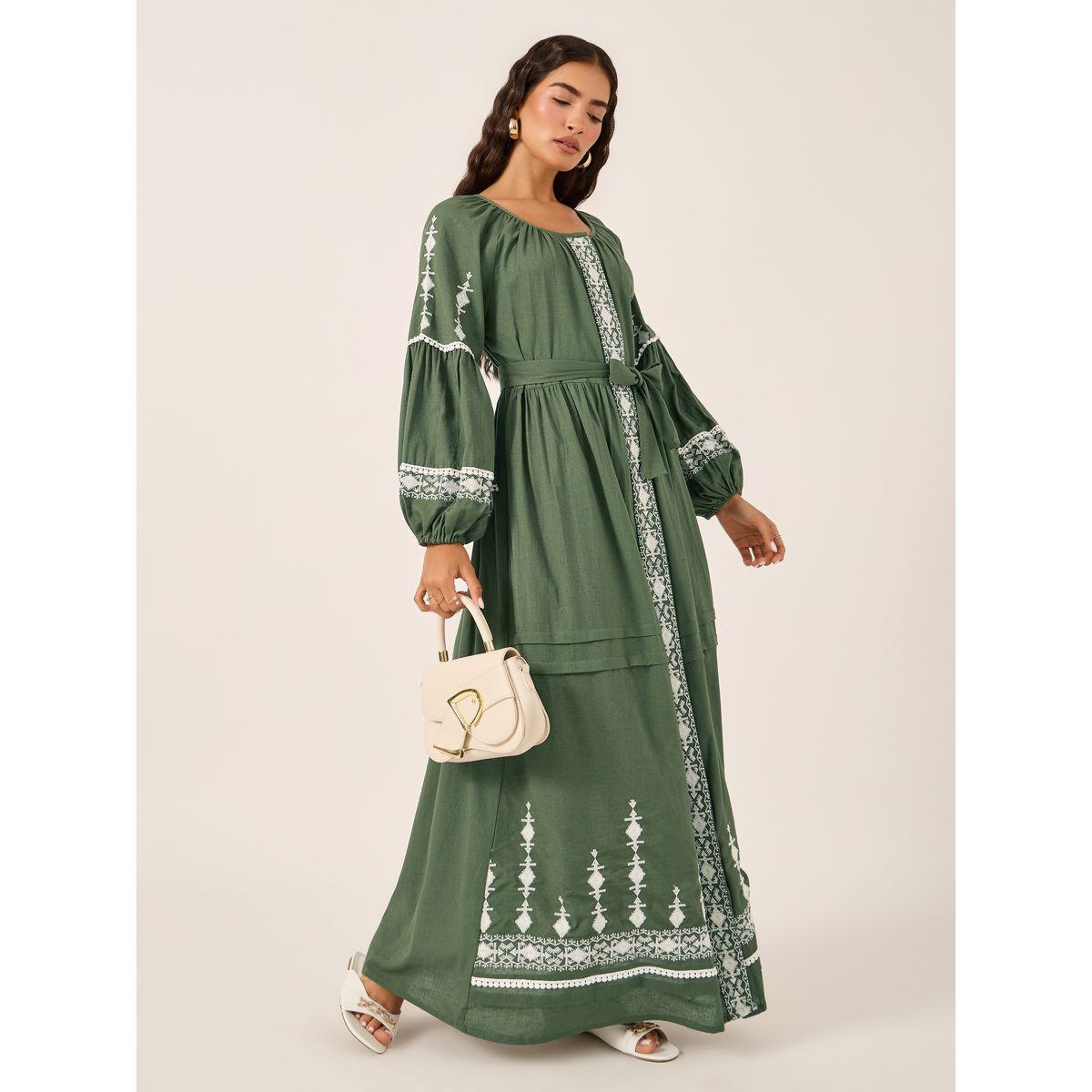 فستان قطن طويل بتفاصيل مُطرّزة وأكمام طويلة-women-clothing-dresses-image-1