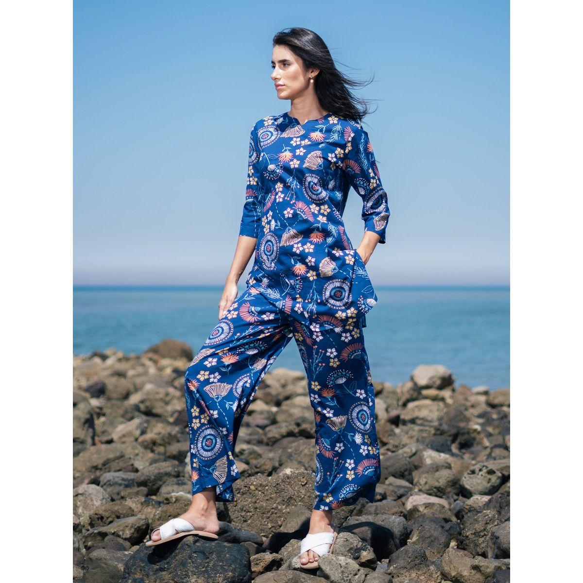 طقم منسق من بنطال وبلوزة مطبعة بالكامل-women-clothing-coordsets-image-2