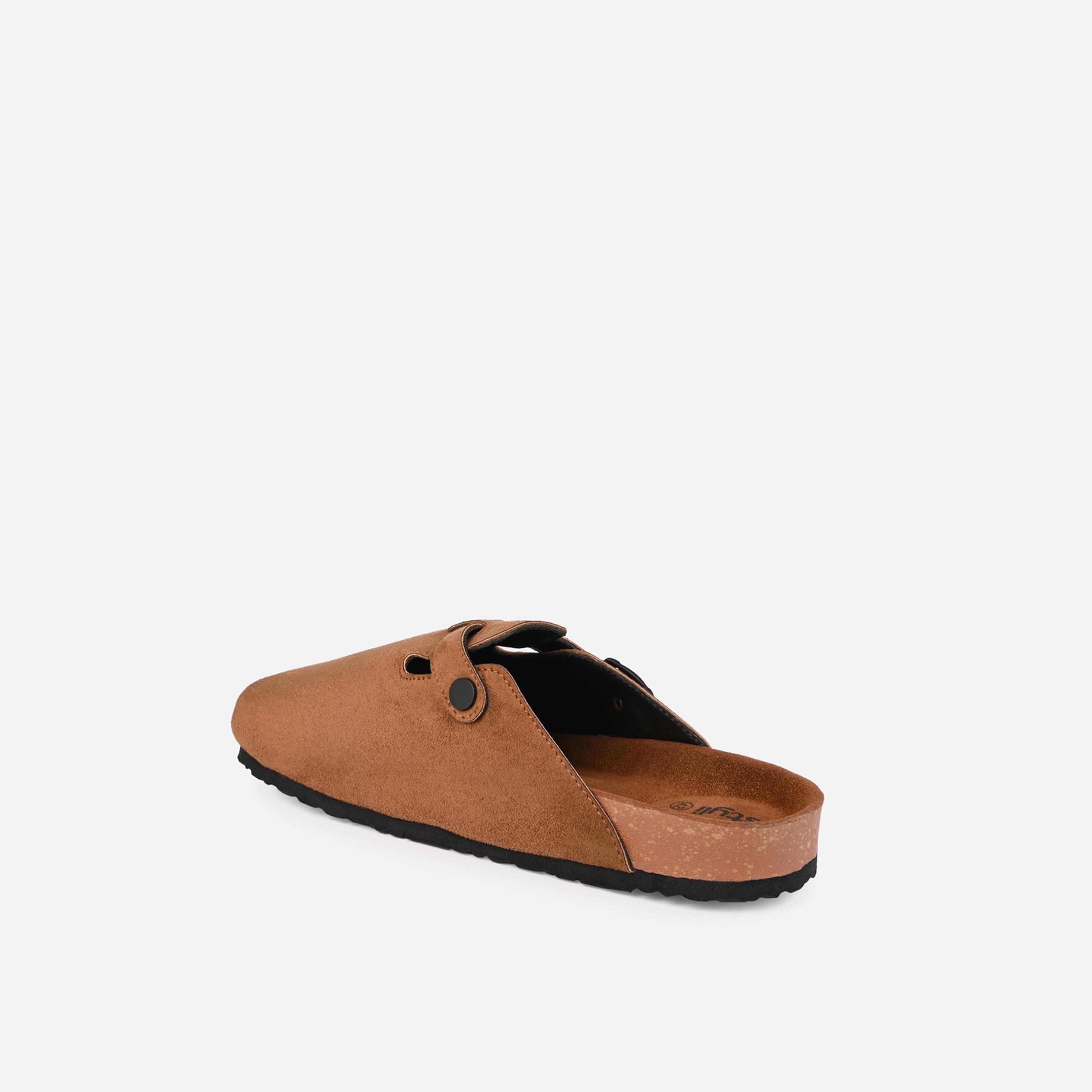 ستايلي - شبشب من جلد سويد مخملي مع تفاصيل مشبك-men-shoes-loafersandmoccasins-image-5