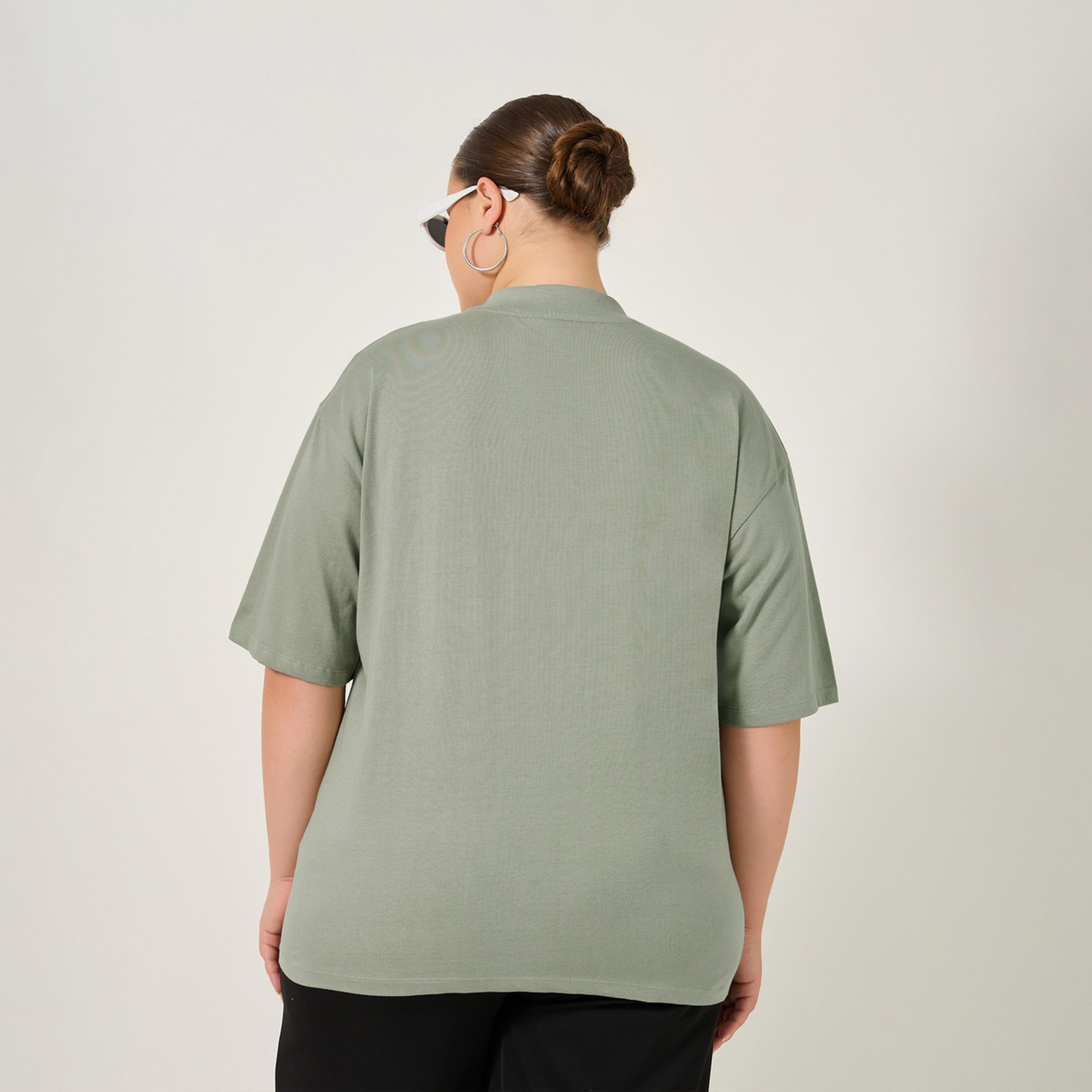 Styli Plus Size Round Neck Oversized T-Shirt with Utility Pockets-women-clothing-nightwear-pyjamas-tops-image-6