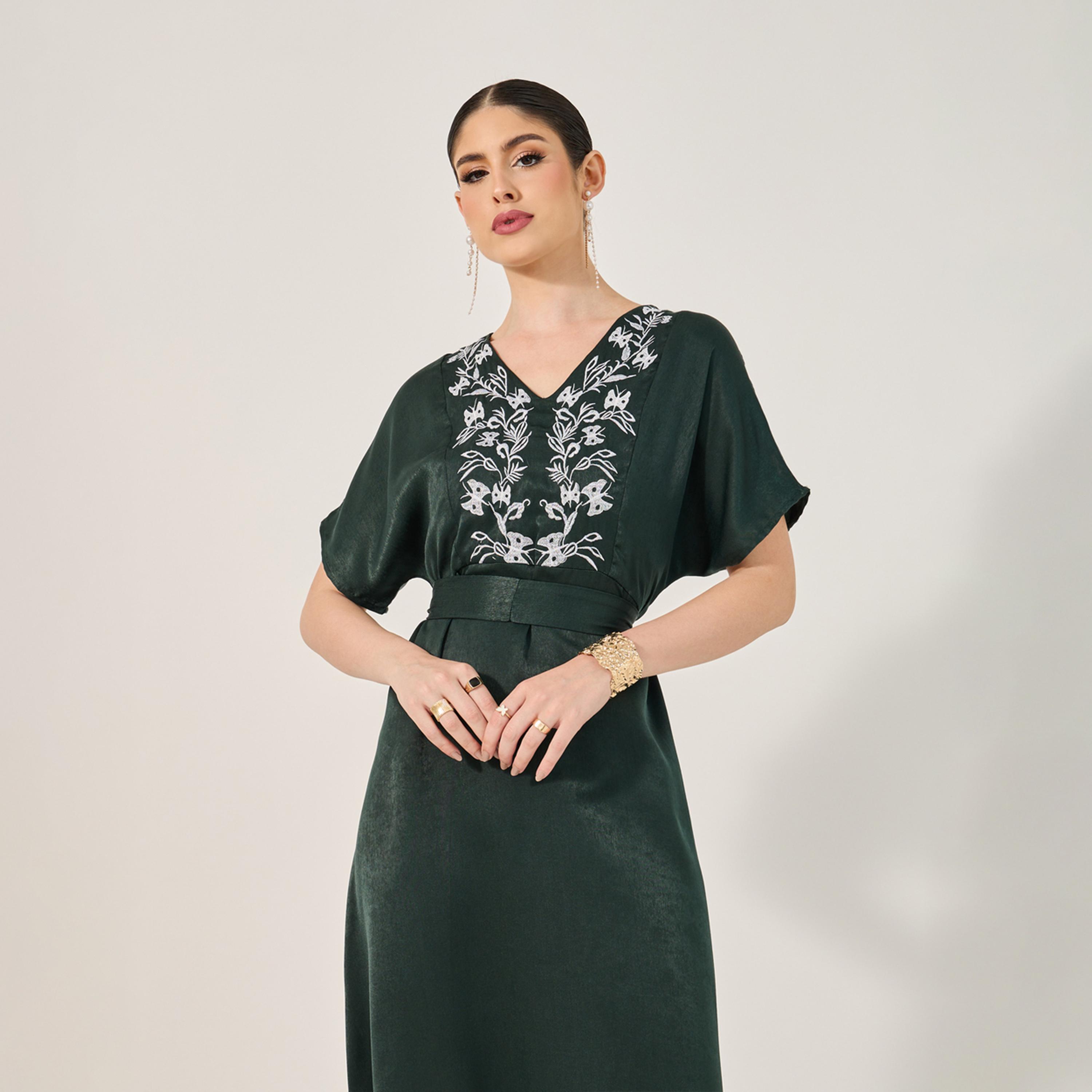 ستايلي - جلابية ستان مغسول مع تطريز على الرقبة-women-arabicclothing-jalabiyas-image-3