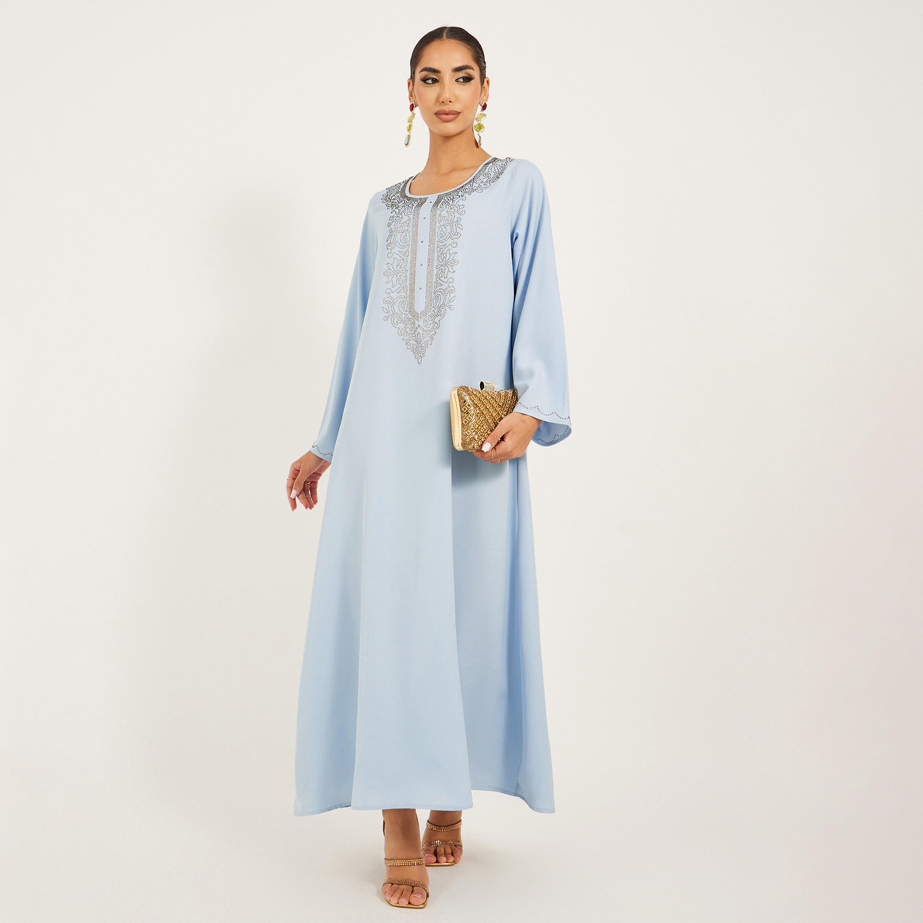 أميرة x ستايلي جلابية بتفاصيل مُنمقة مع ياقة عميقة-women-arabicclothing-jalabiyas-image-1