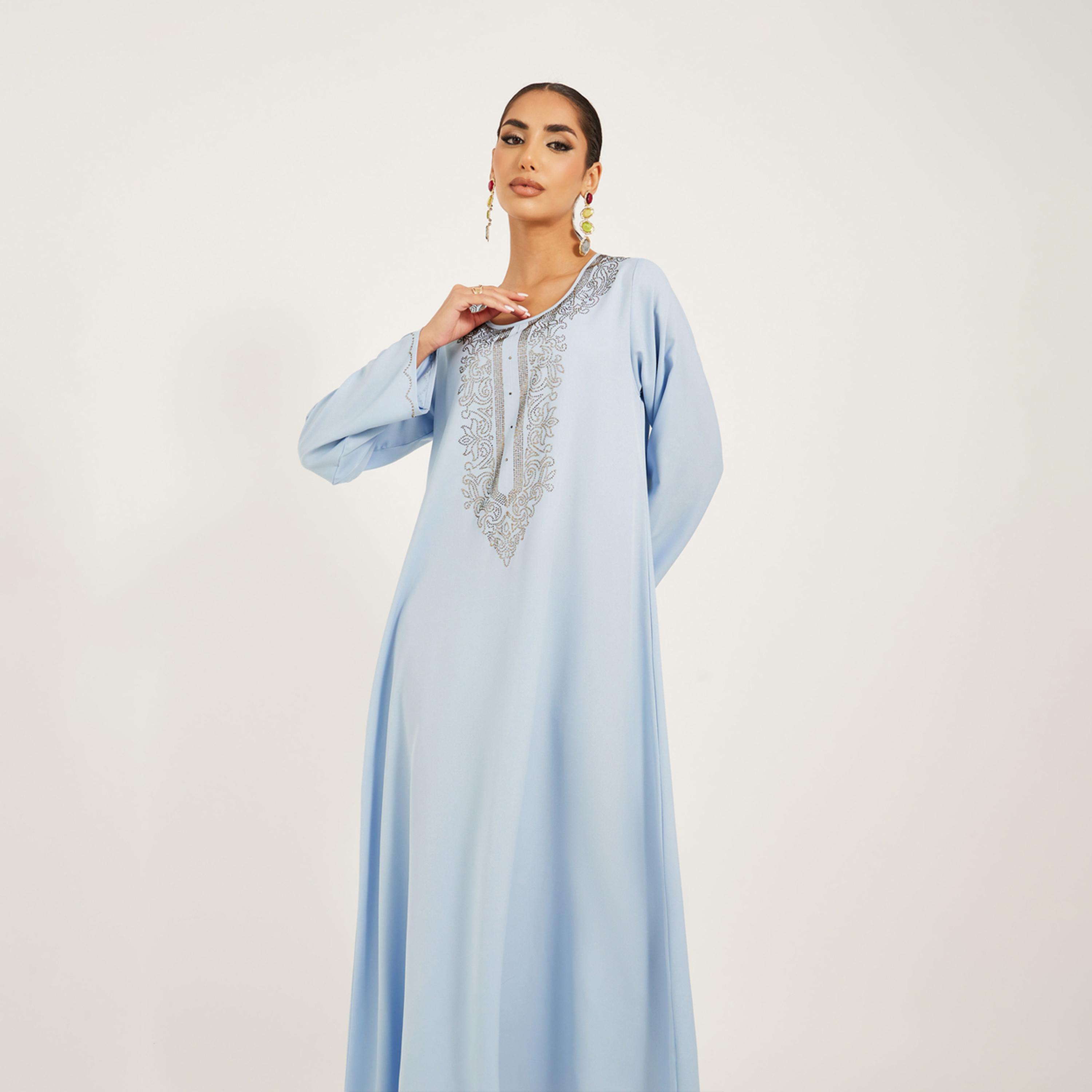 أميرة x ستايلي جلابية بتفاصيل مُنمقة مع ياقة عميقة-women-arabicclothing-jalabiyas-image-3
