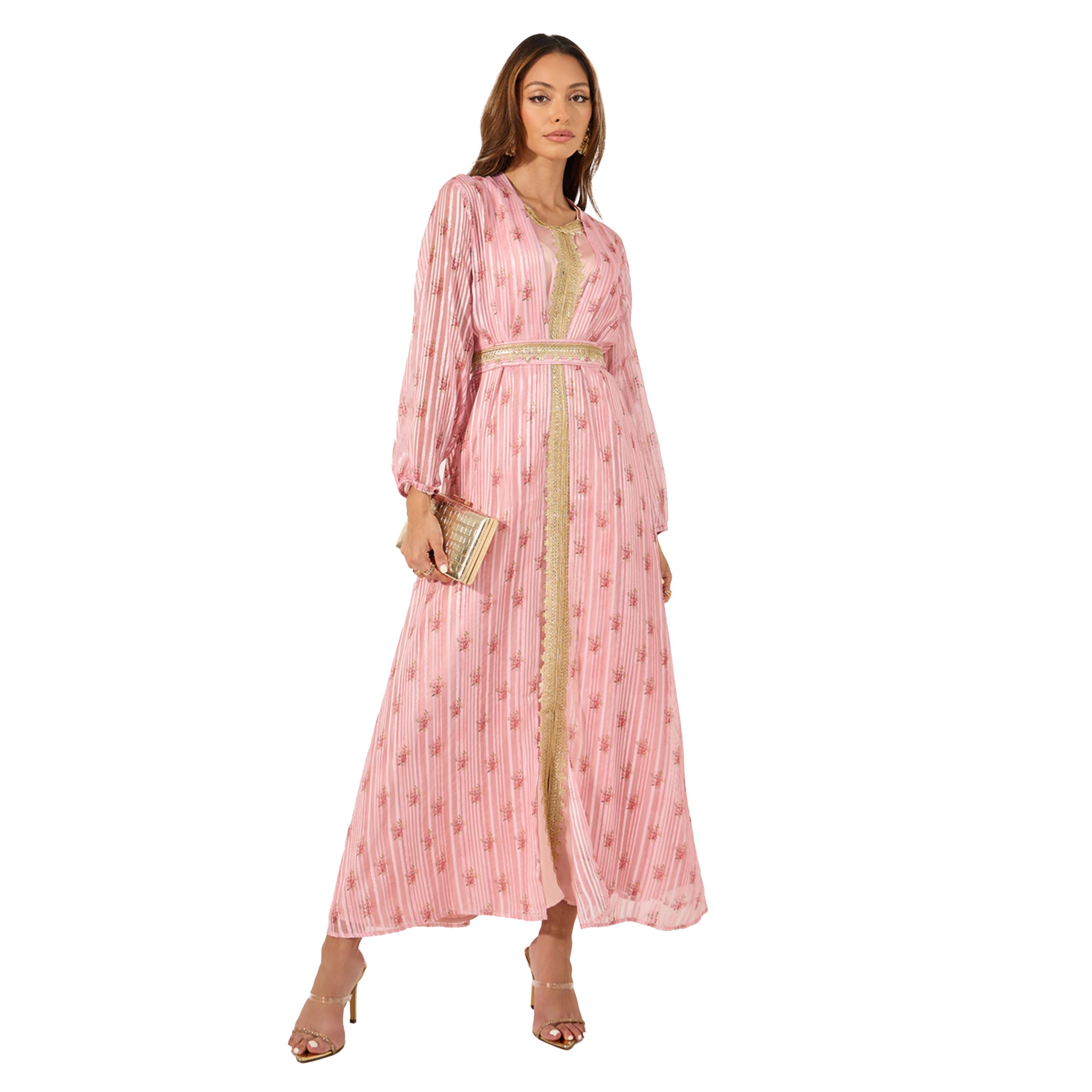 ستايلي - قفطان مورد بحزام وحواف دانتيل مع فستان داخلي من الساتان-women-arabicclothing-kaftan-image-1