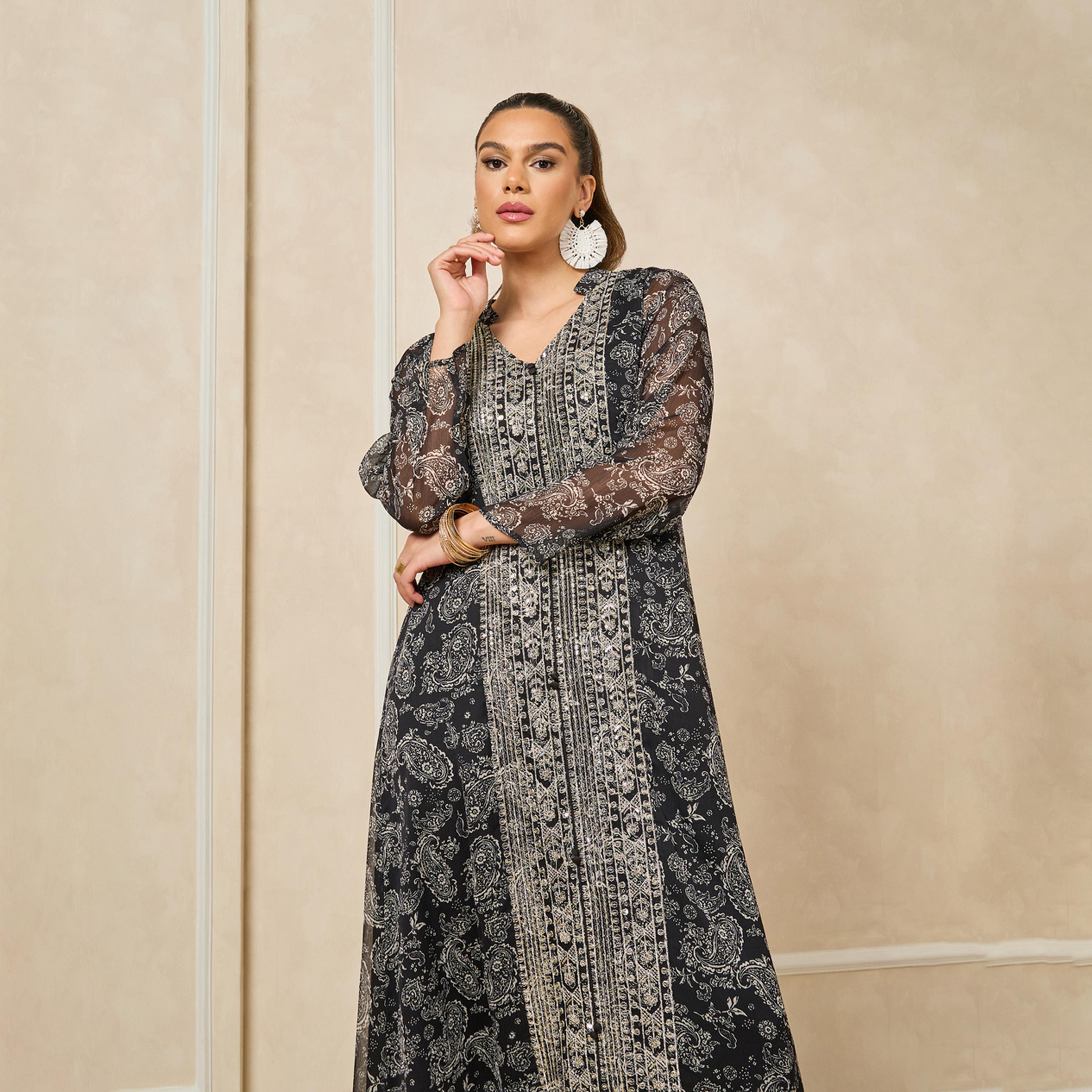 Amirah X Styli Printed V-Neck Embroidered A-Line Jalabiya-women-arabicclothing-jalabiyas-image-3