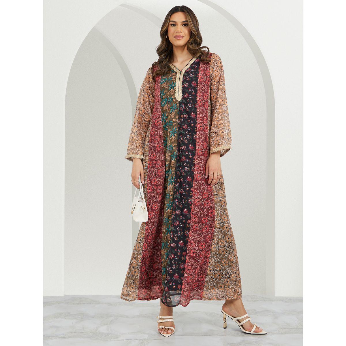 جلابية مطبوعة بألوان متعددة مع تفاصيل من الدانتيل-women-arabicclothing-jalabiyas-image-1