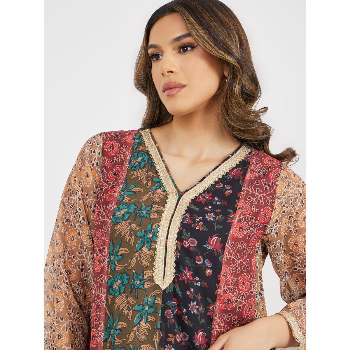 جلابية مطبوعة بألوان متعددة مع تفاصيل من الدانتيل-women-arabicclothing-jalabiyas-image-4