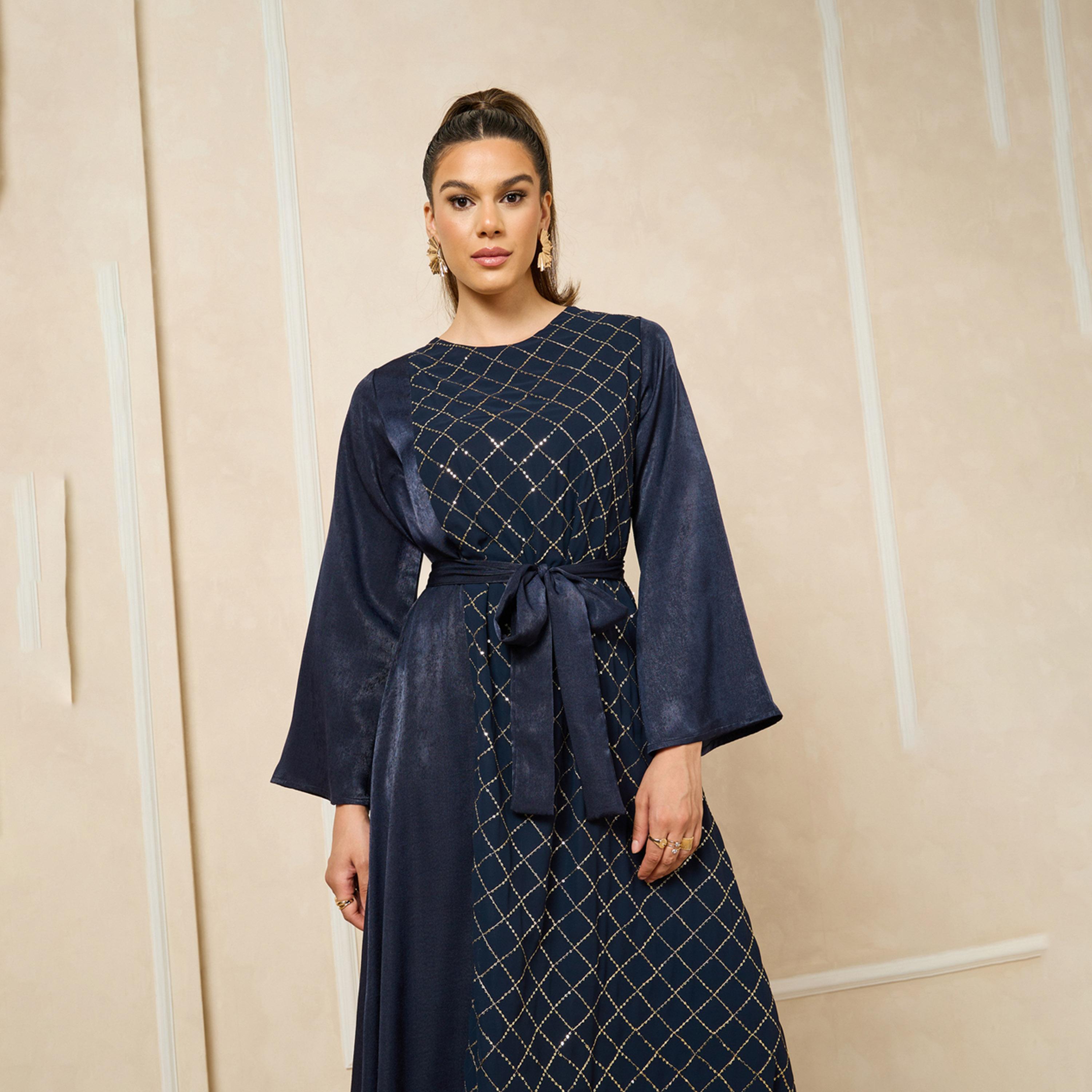 أميرة x ستايلي جلابية بتفاصيل منمقة وياقة دائرية مع ربطة خصر-women-arabicclothing-jalabiyas-image-3