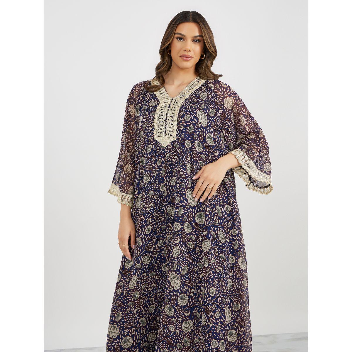 جلابية بطبعة كاملة ورقبة على شكل حرف V مع تفاصيل من الدانتيل-women-arabicclothing-jalabiyas-image-4