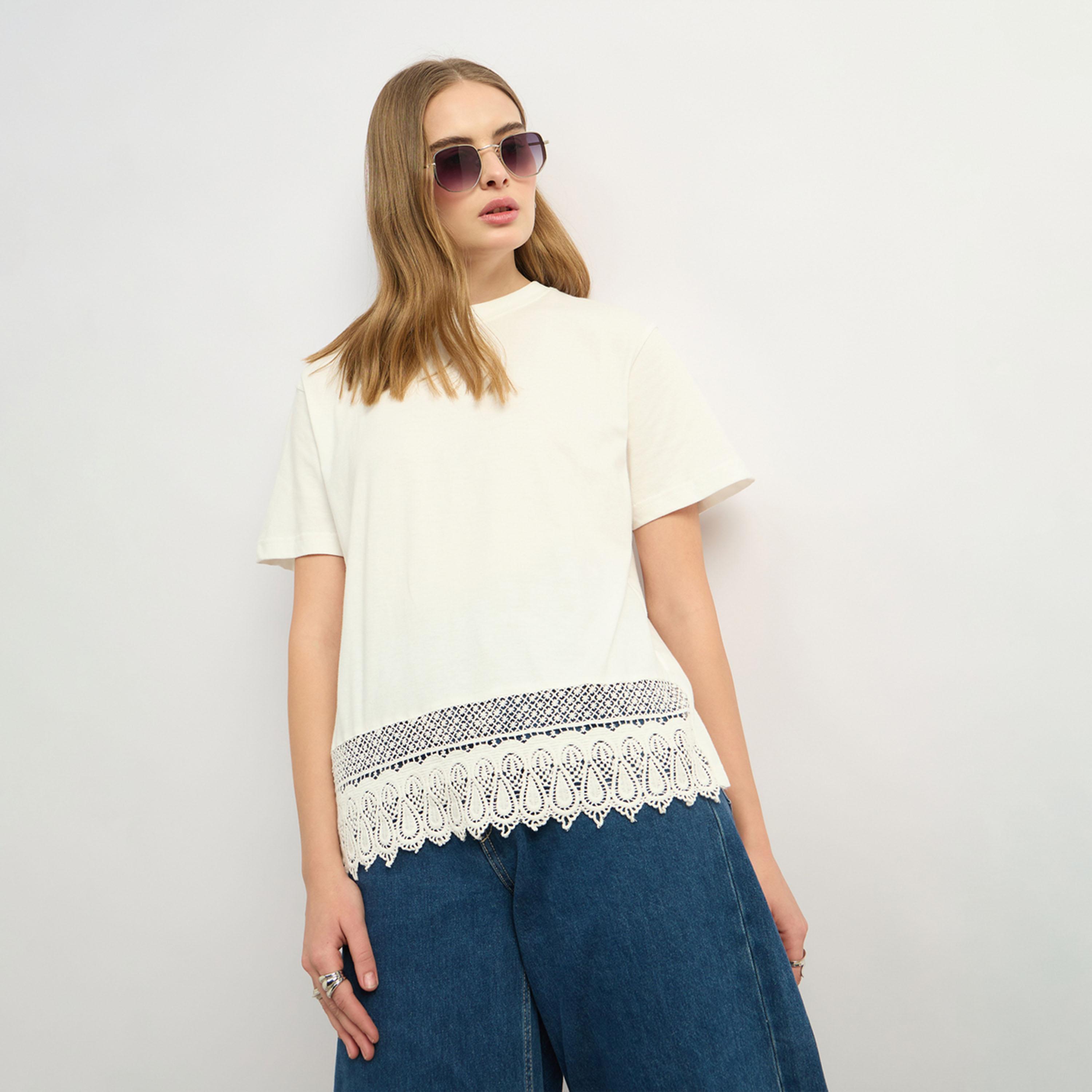 Styli Lace Hem Round Neck Boxy Fit T-Shirt-women-clothing-tshirts-image-6
