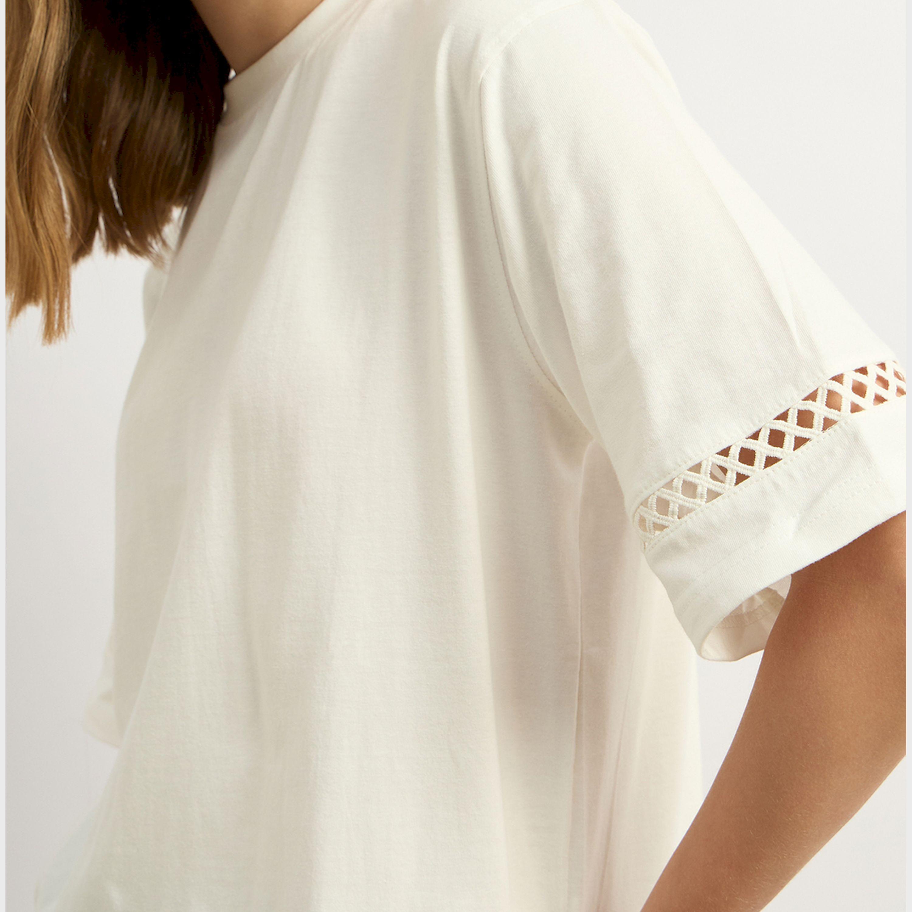 Styli Cut-Out Lace Detail Round Neck Boxy Fit T-Shirt-women-clothing-tshirts-image-4