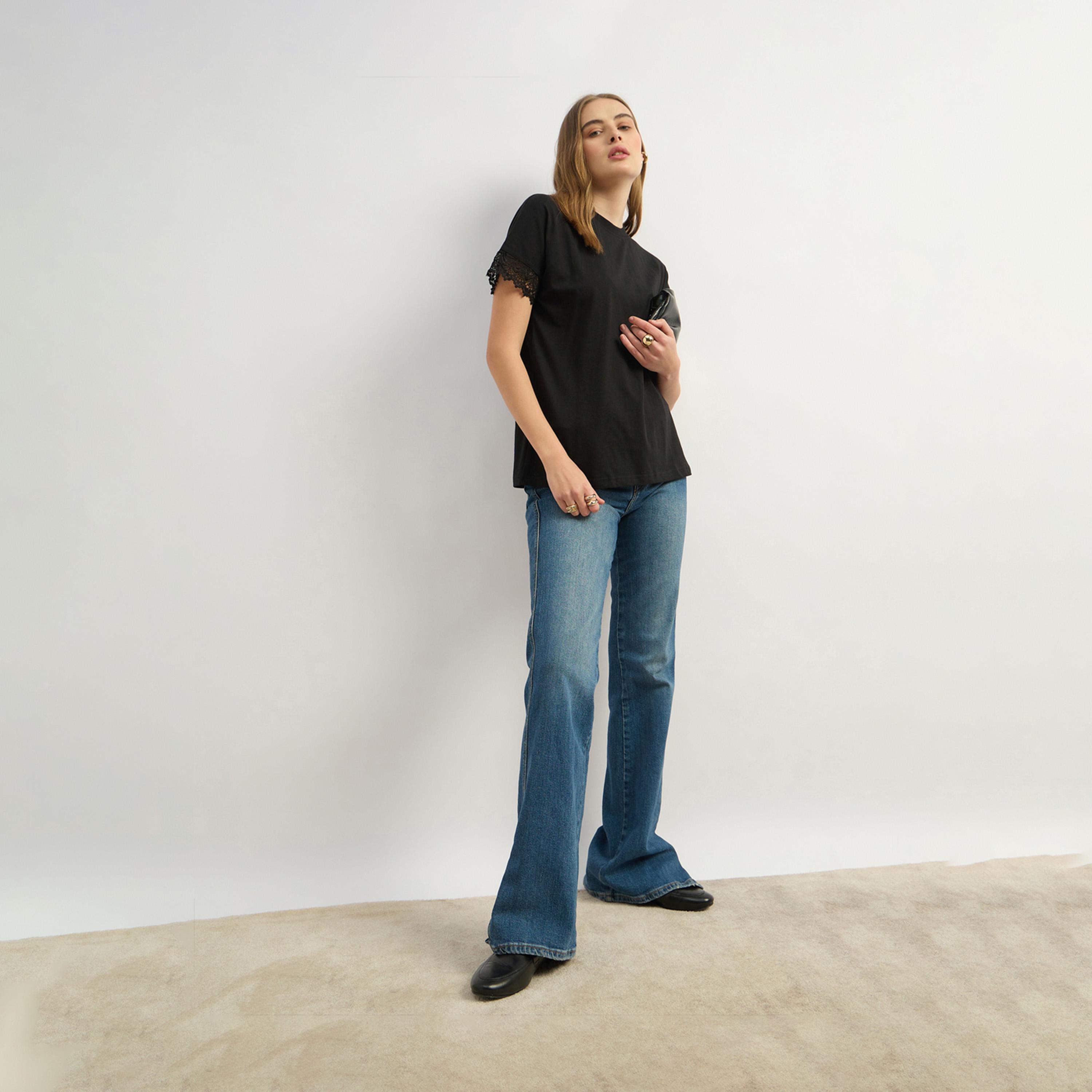 Styli Solid Round Neck Boxy Fit T-Shirt With Lace Trim Detail-women-clothing-tshirts-image-1