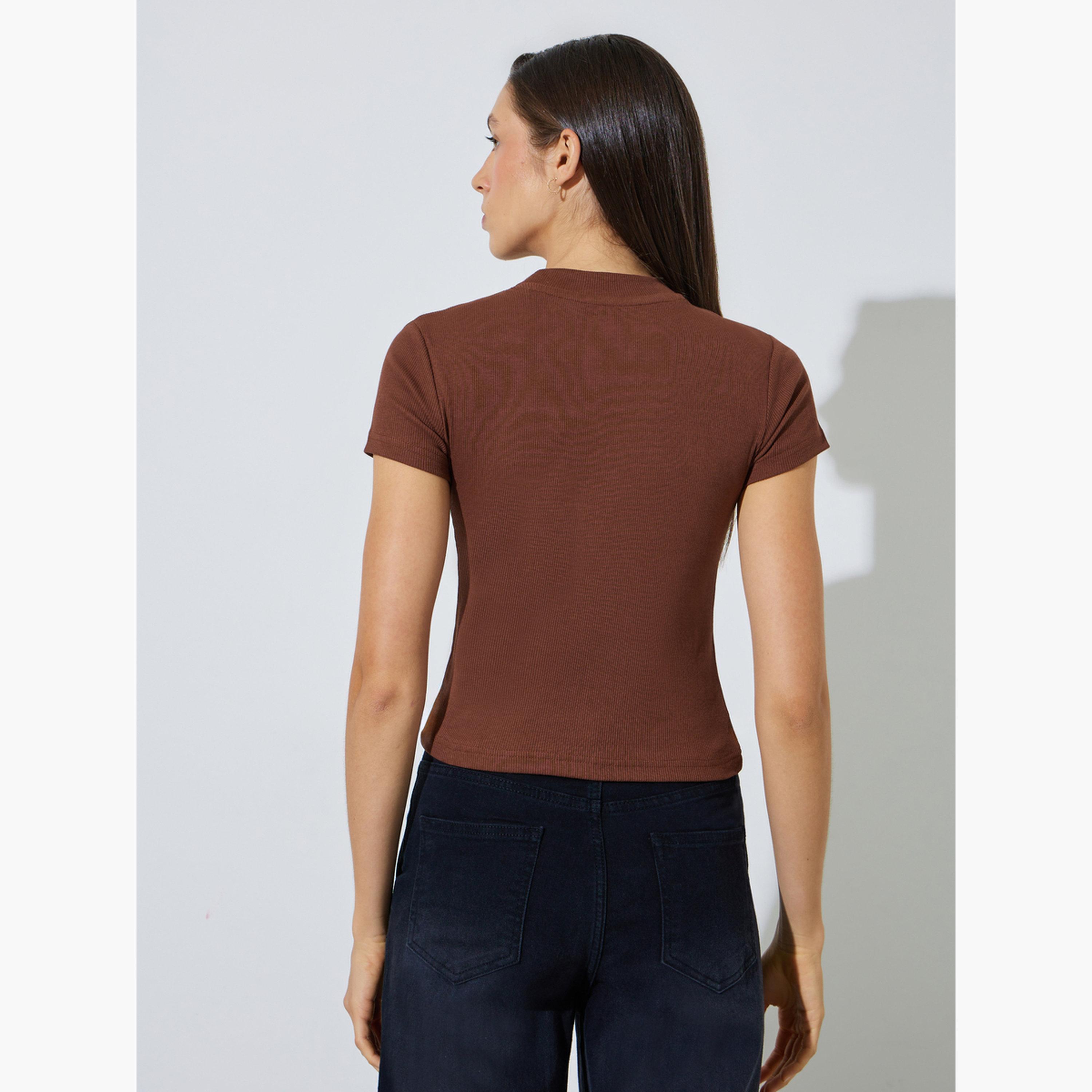 تيشيرت مضلع بياقة دائرية وقصة ضيقة-women-clothing-tshirts-image-3