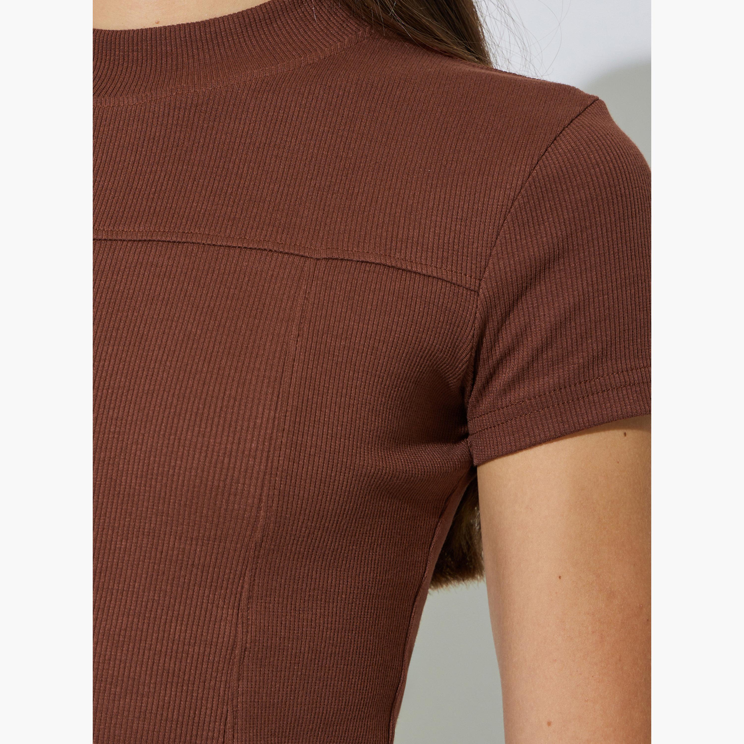 تيشيرت مضلع بياقة دائرية وقصة ضيقة-women-clothing-tshirts-image-5