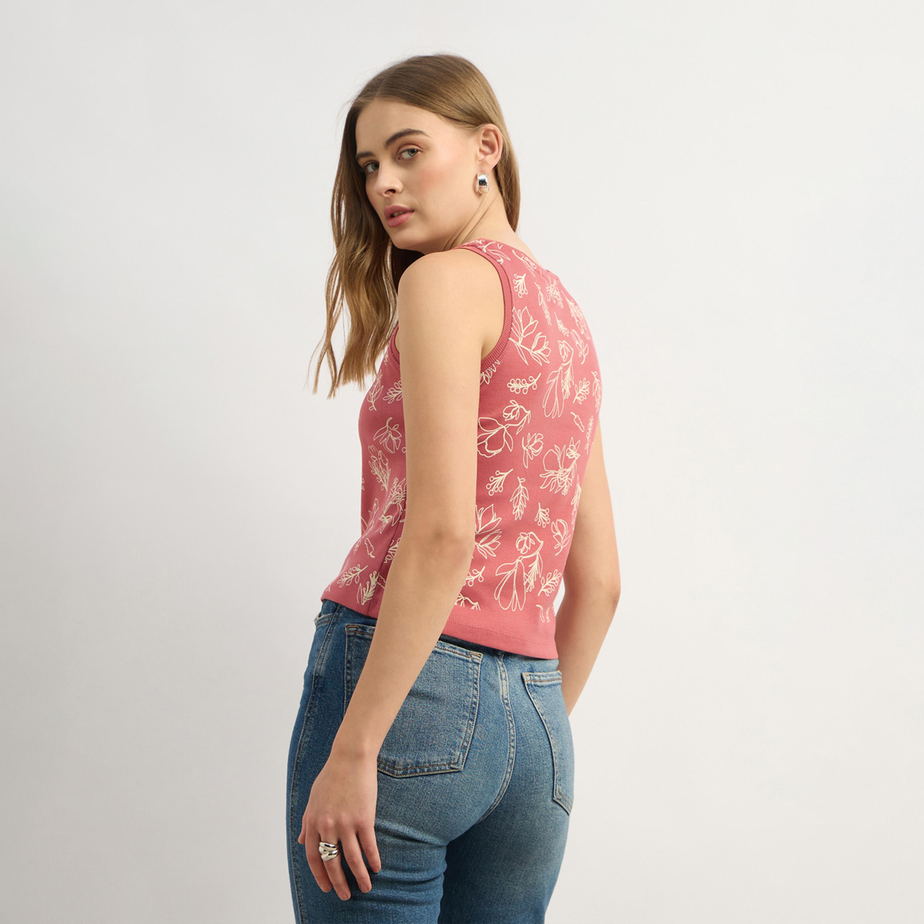 ستايلي - بلوزة بدون أكمام بطبعة زهور كاملة ورقبة دائرية-women-clothing-tshirts-image-5