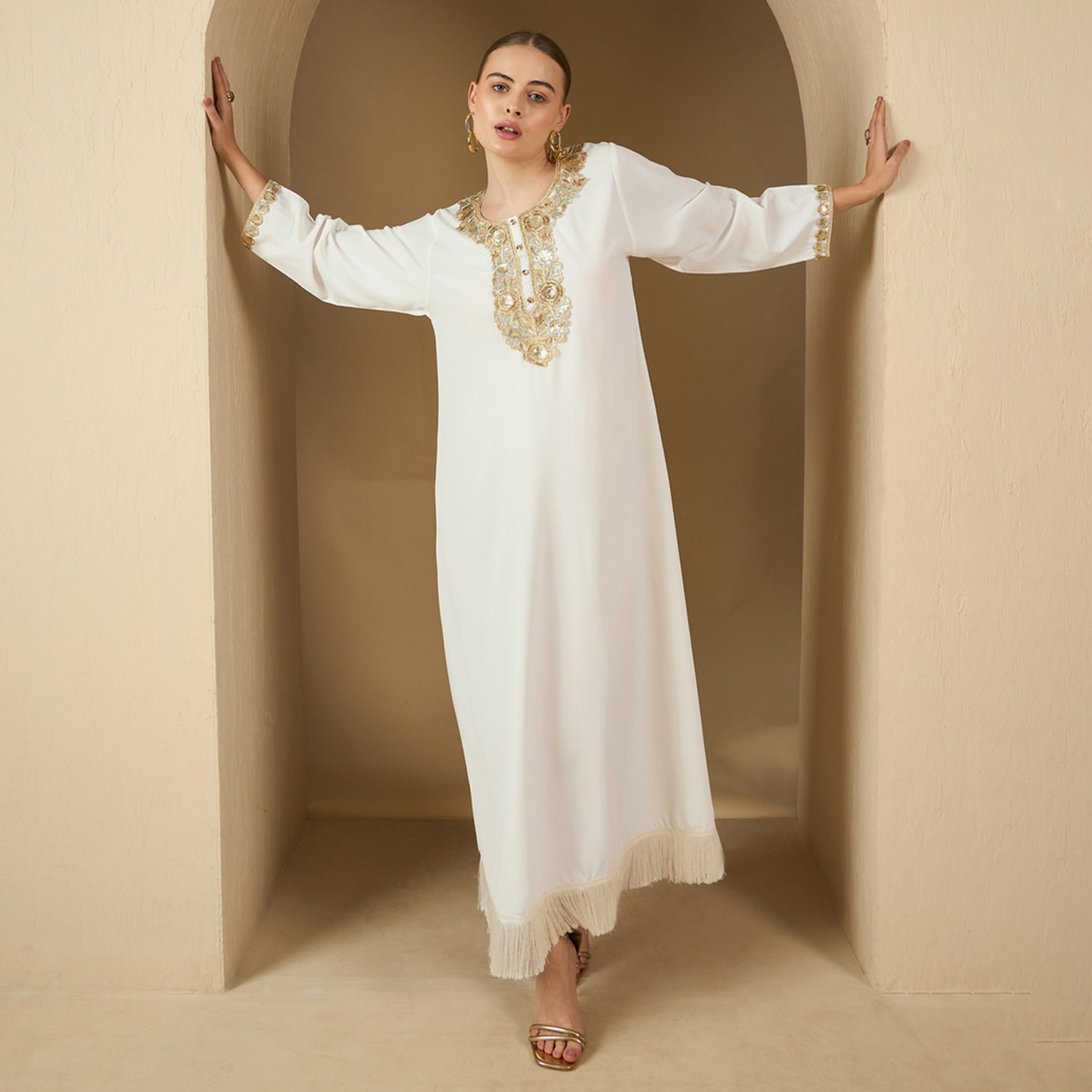 ستايلي - جلابية بقصة A مع رقبة دائرية وإضافات من الدانتيل-women-arabicclothing-jalabiyas-image-1
