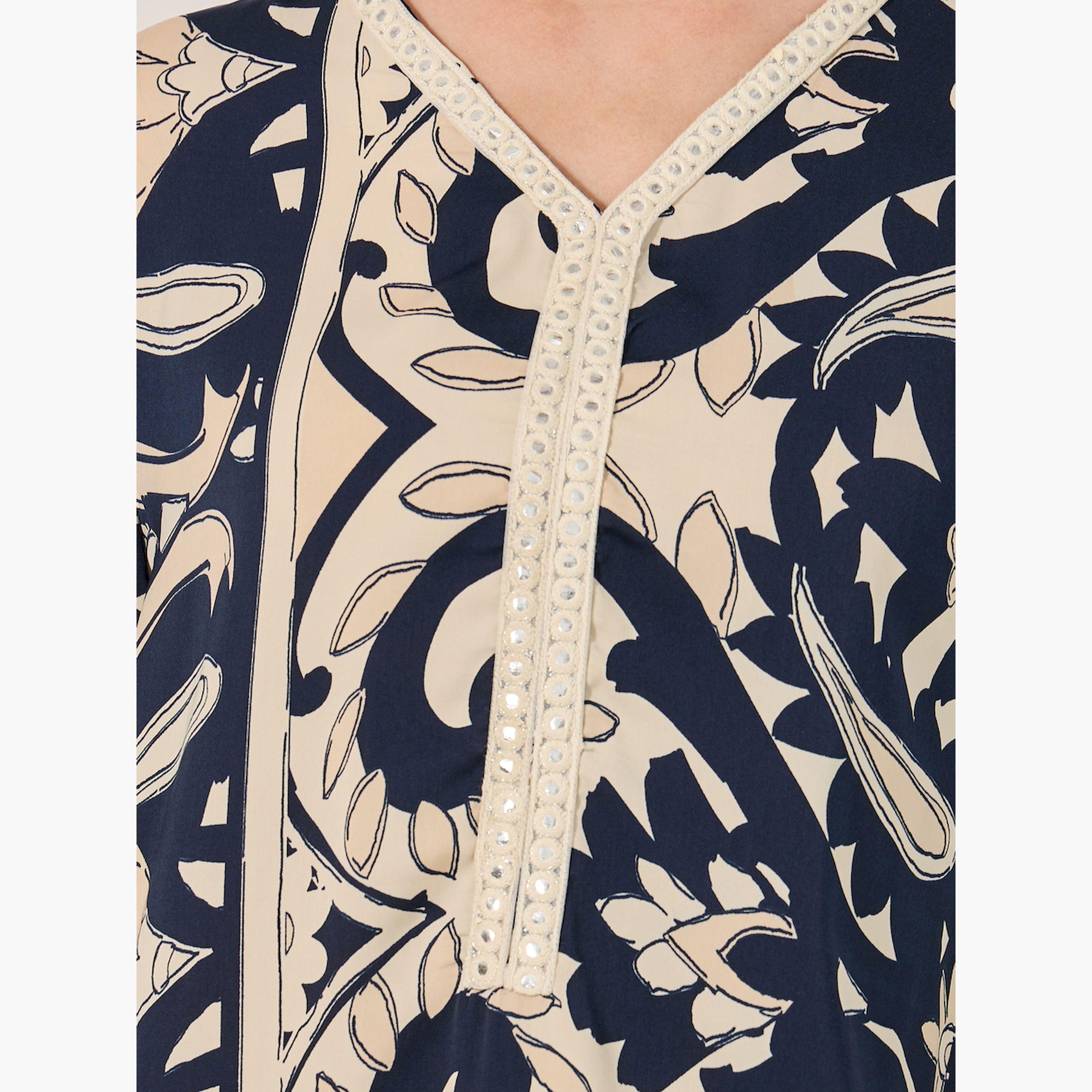 Amirah X Styli All-Over Print Embroidered V-Neck A-Line Jalabiya-women-arabicclothing-jalabiyas-image-4