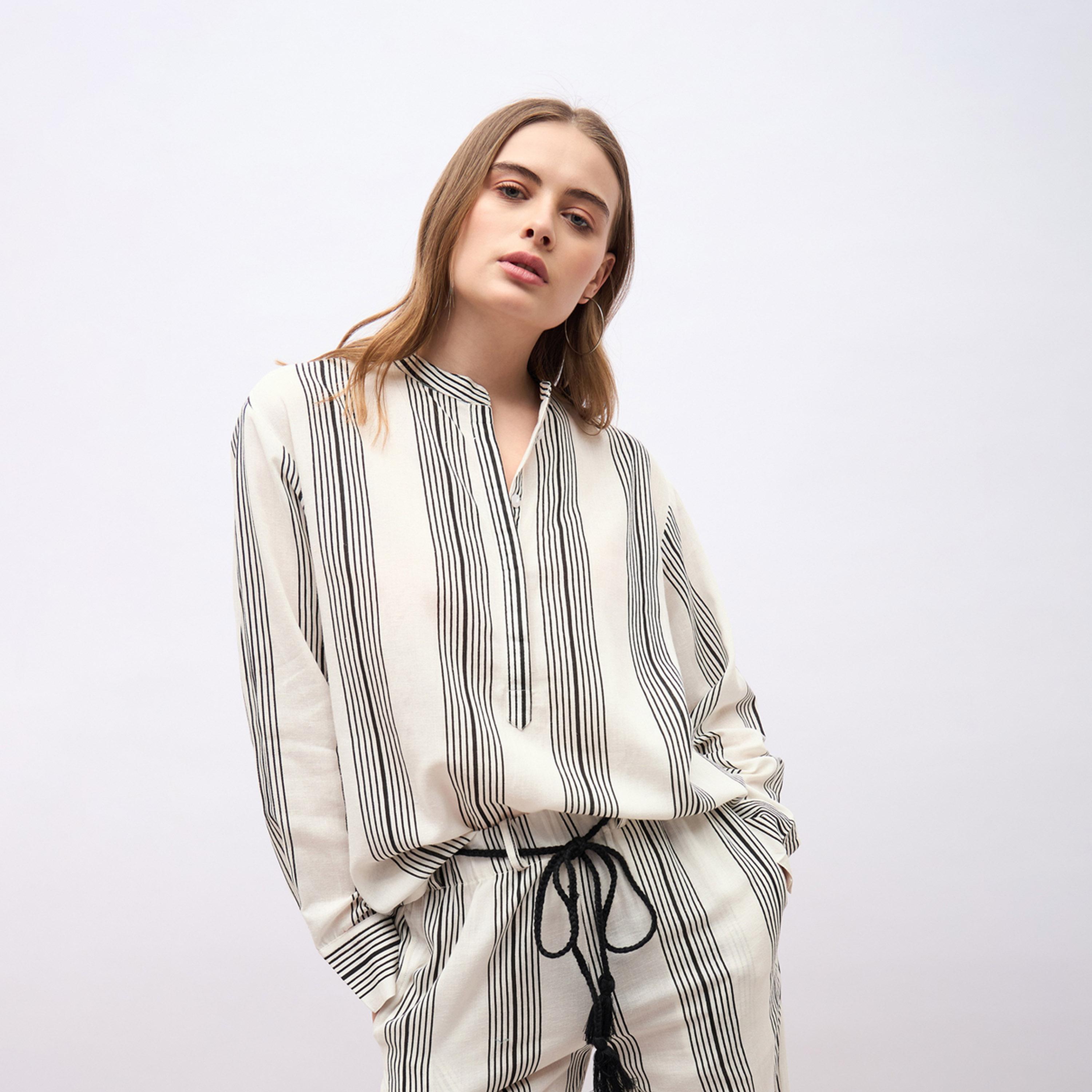 ستايلي - طقم قميص مخطط كبير الحجم مع بنطال واسع الساق-women-clothing-coordsets-image-6