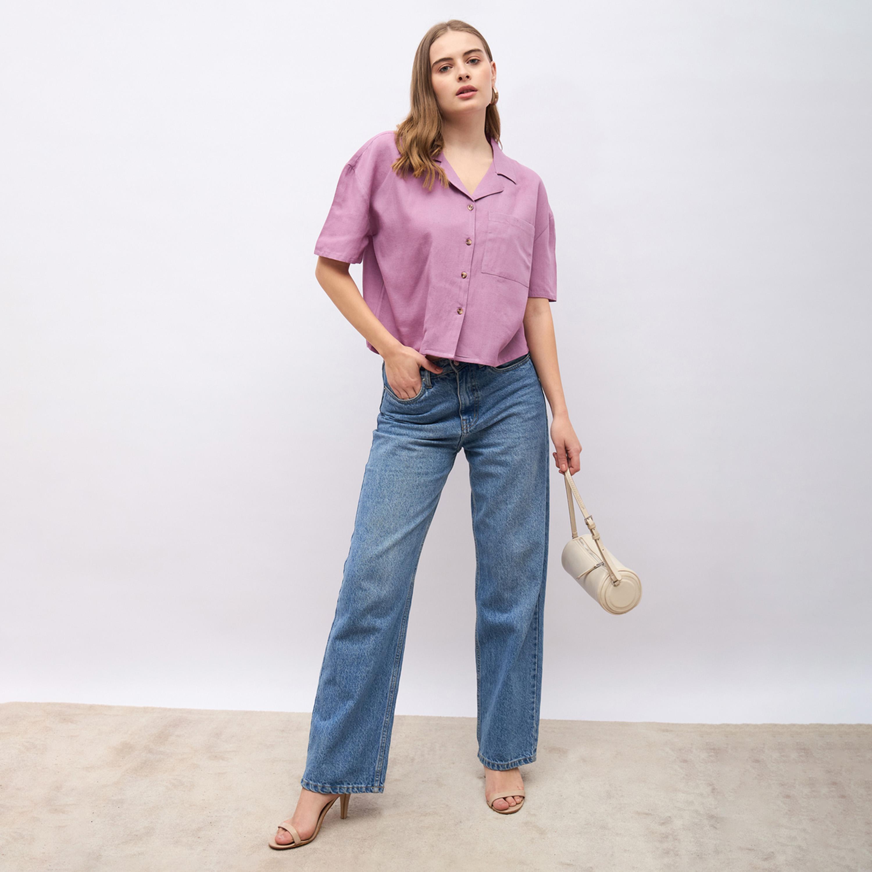 ستايلي - قميص بقصّة عادية وأزرار وياقة مدببة صغيرة-women-clothing-shirtsandblouses-shirts-image-1