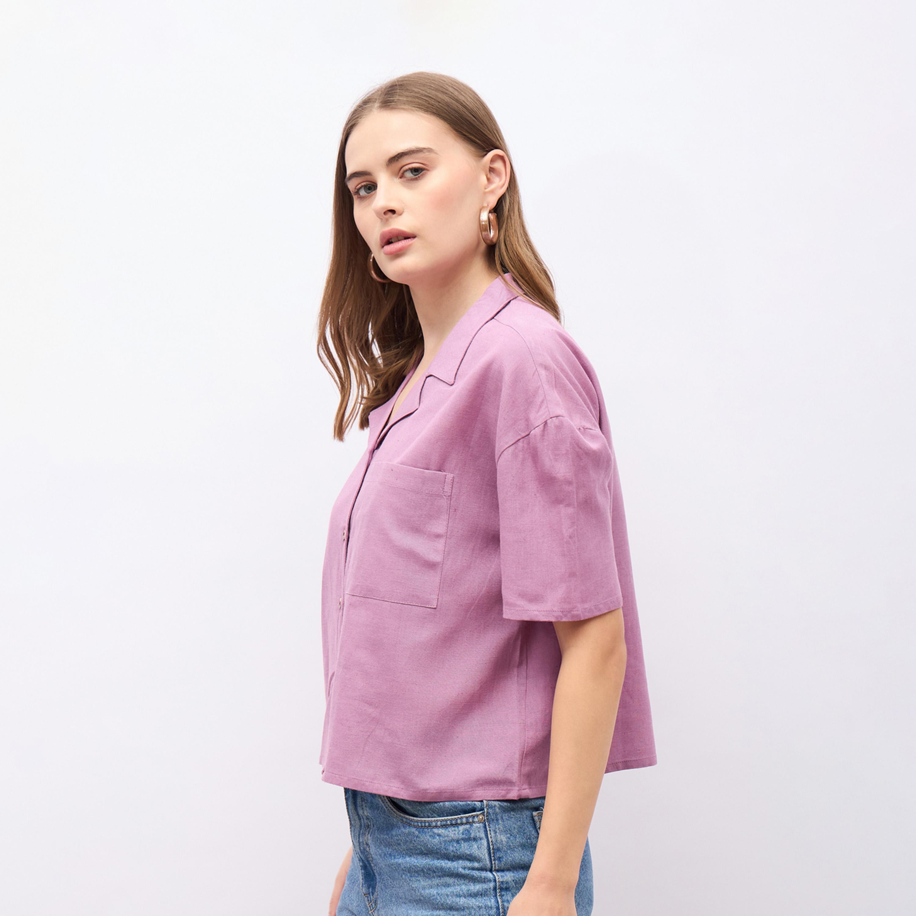 ستايلي - قميص بقصّة عادية وأزرار وياقة مدببة صغيرة-women-clothing-shirtsandblouses-shirts-image-3