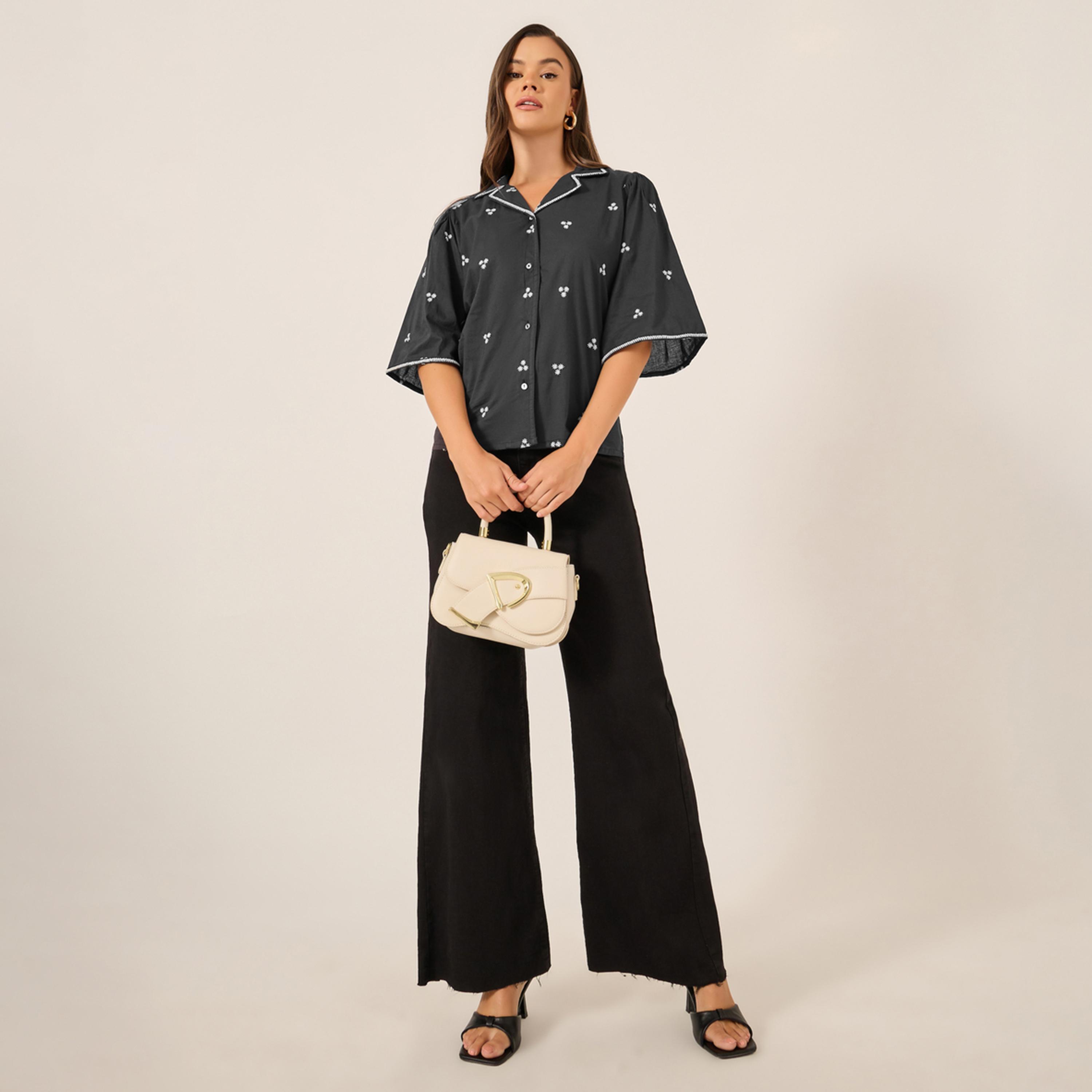ستايلي - بلوزة مطرزة بفتحة صدر وأزرار وأكمام واسعة-women-clothing-shirtsandblouses-blouses-image-2