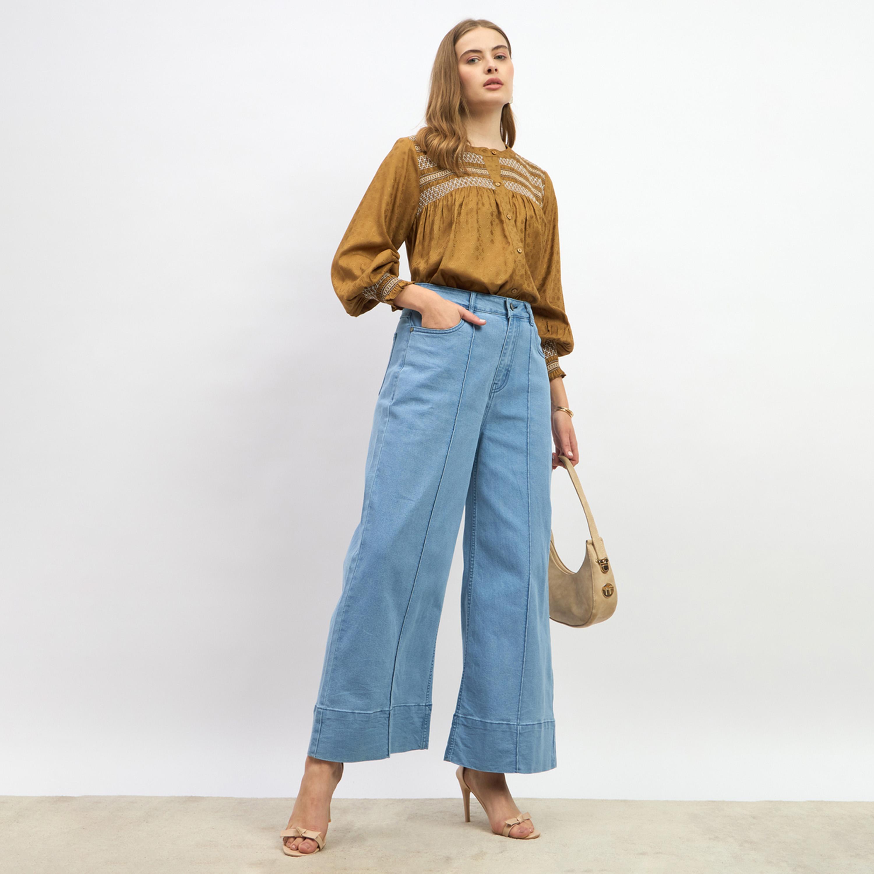 ستايلي - بلوزة بأكمام منفوخة مطرزة بتفاصيل مجمعة-women-clothing-shirtsandblouses-blouses-image-1