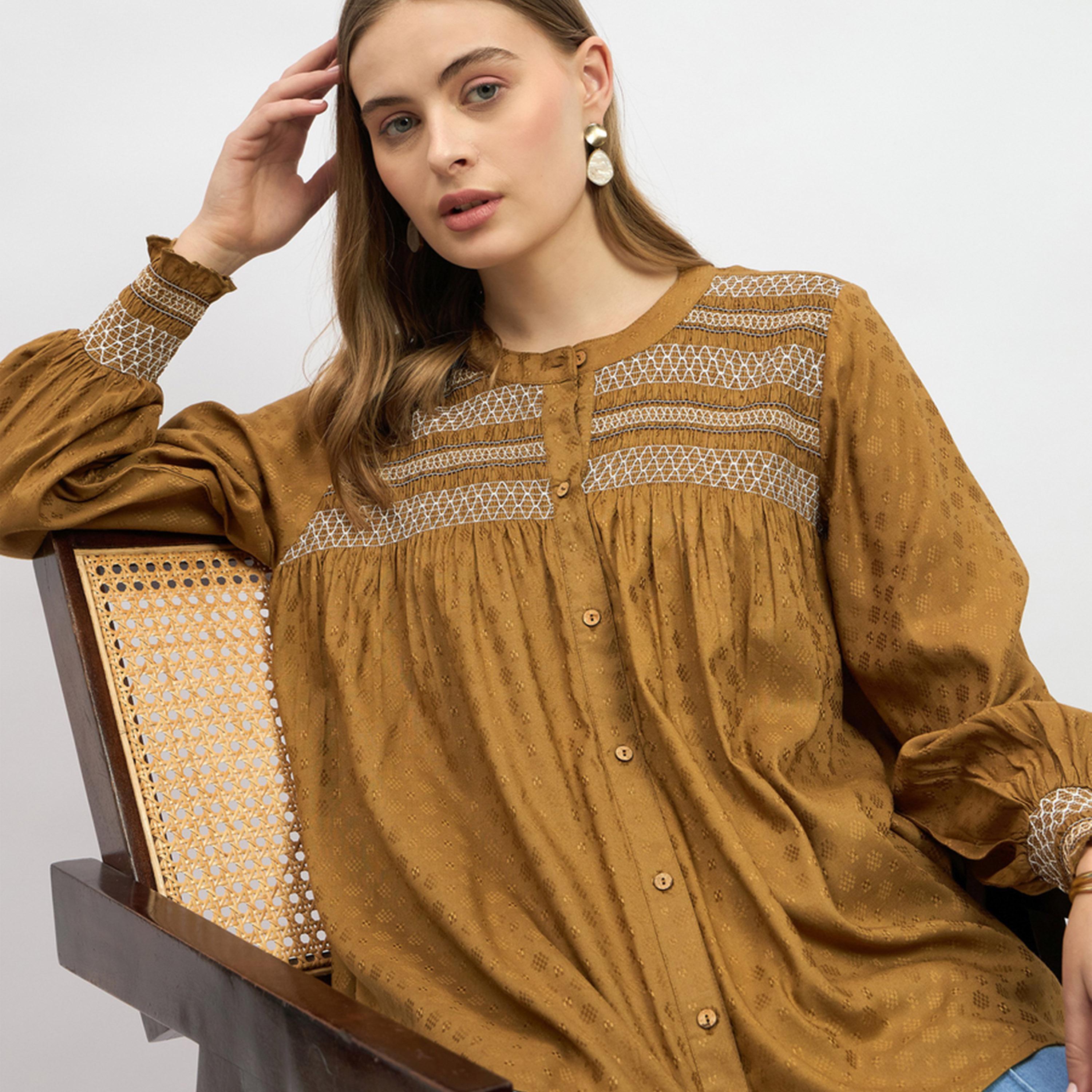 ستايلي - بلوزة بأكمام منفوخة مطرزة بتفاصيل مجمعة-women-clothing-shirtsandblouses-blouses-image-6
