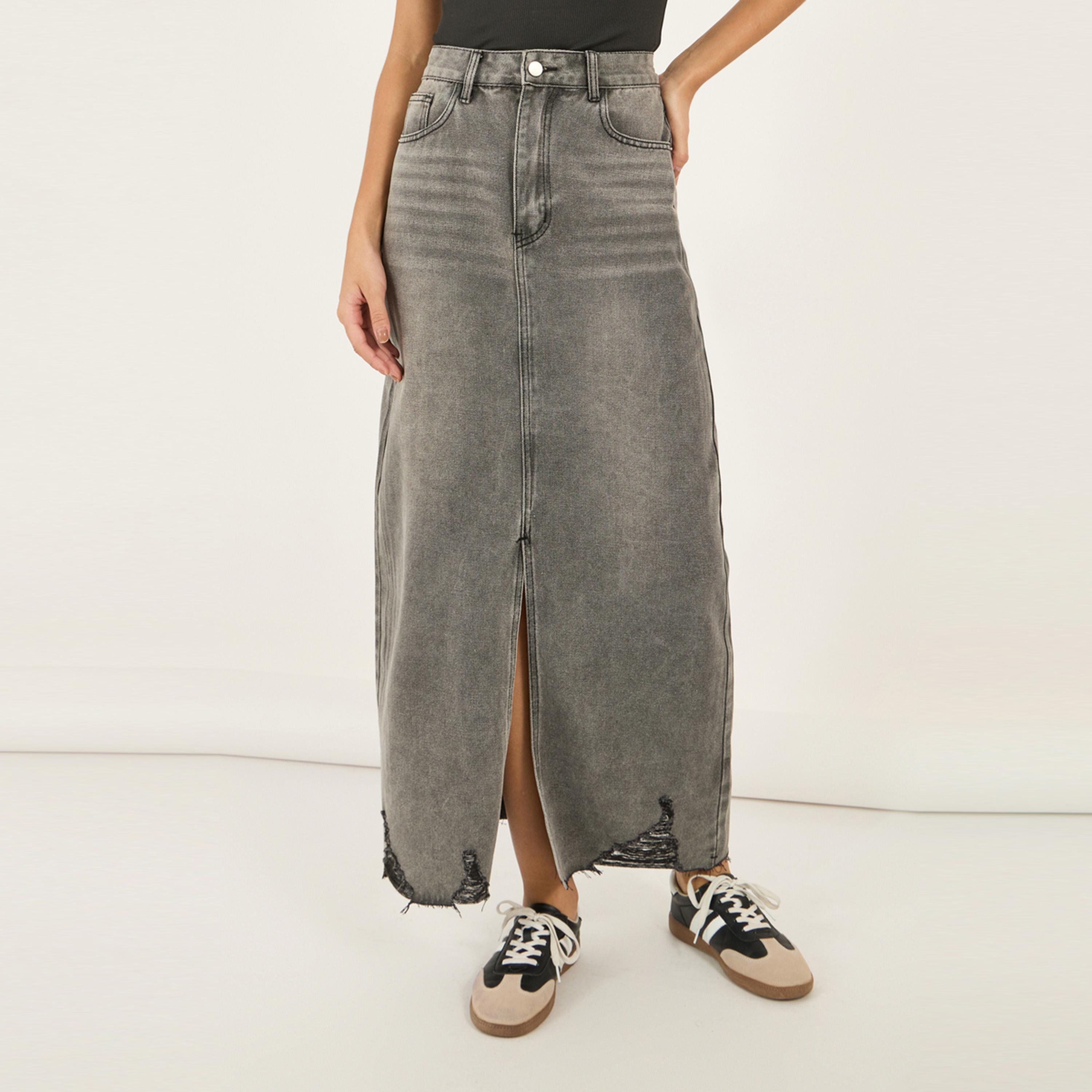 ستايلي - تنورة ماكسي جينز بحافة ممزقة وفتحة أمامية-women-clothing-bottoms-skirts-image-2