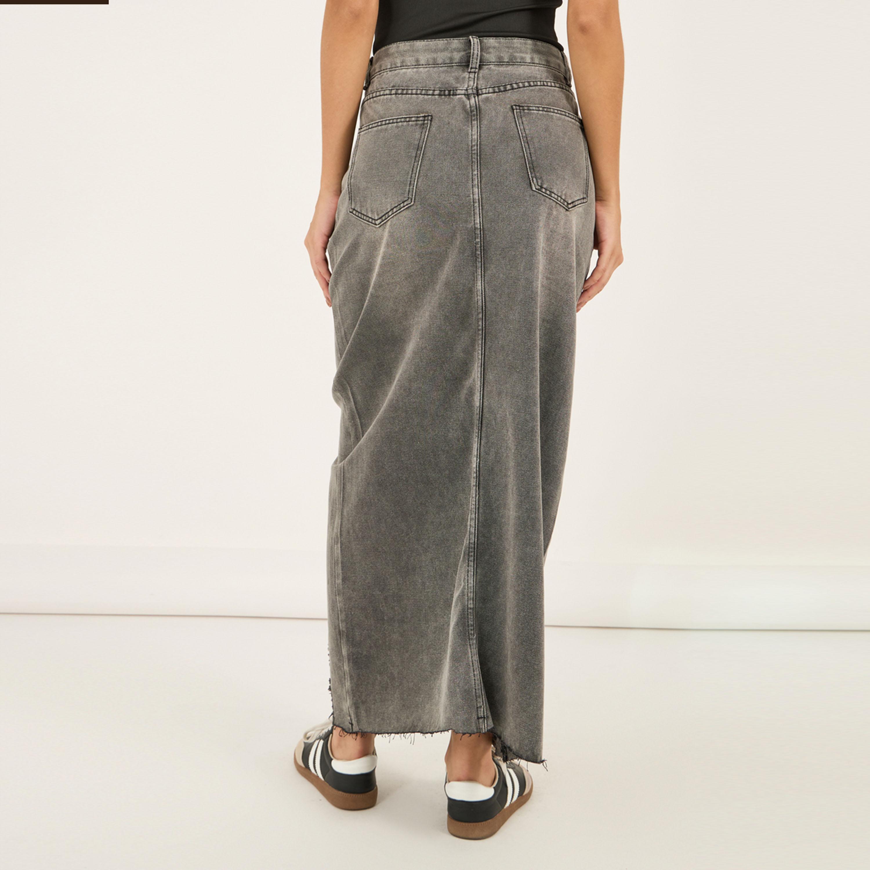 ستايلي - تنورة ماكسي جينز بحافة ممزقة وفتحة أمامية-women-clothing-bottoms-skirts-image-4