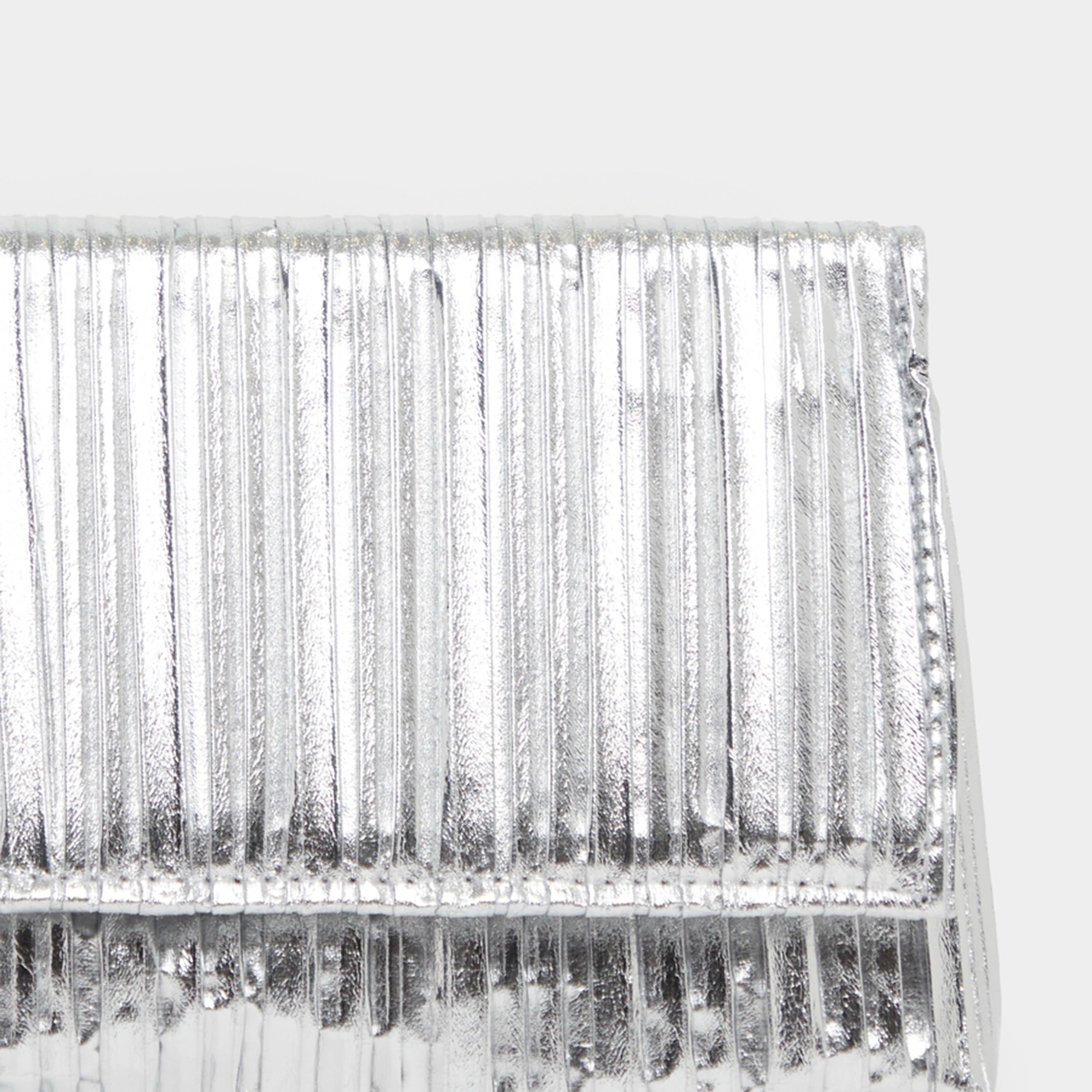 Styli Metallic Pleated Clutch Bag with Chain Strap-women-bagsandwallets-handbags-image-5