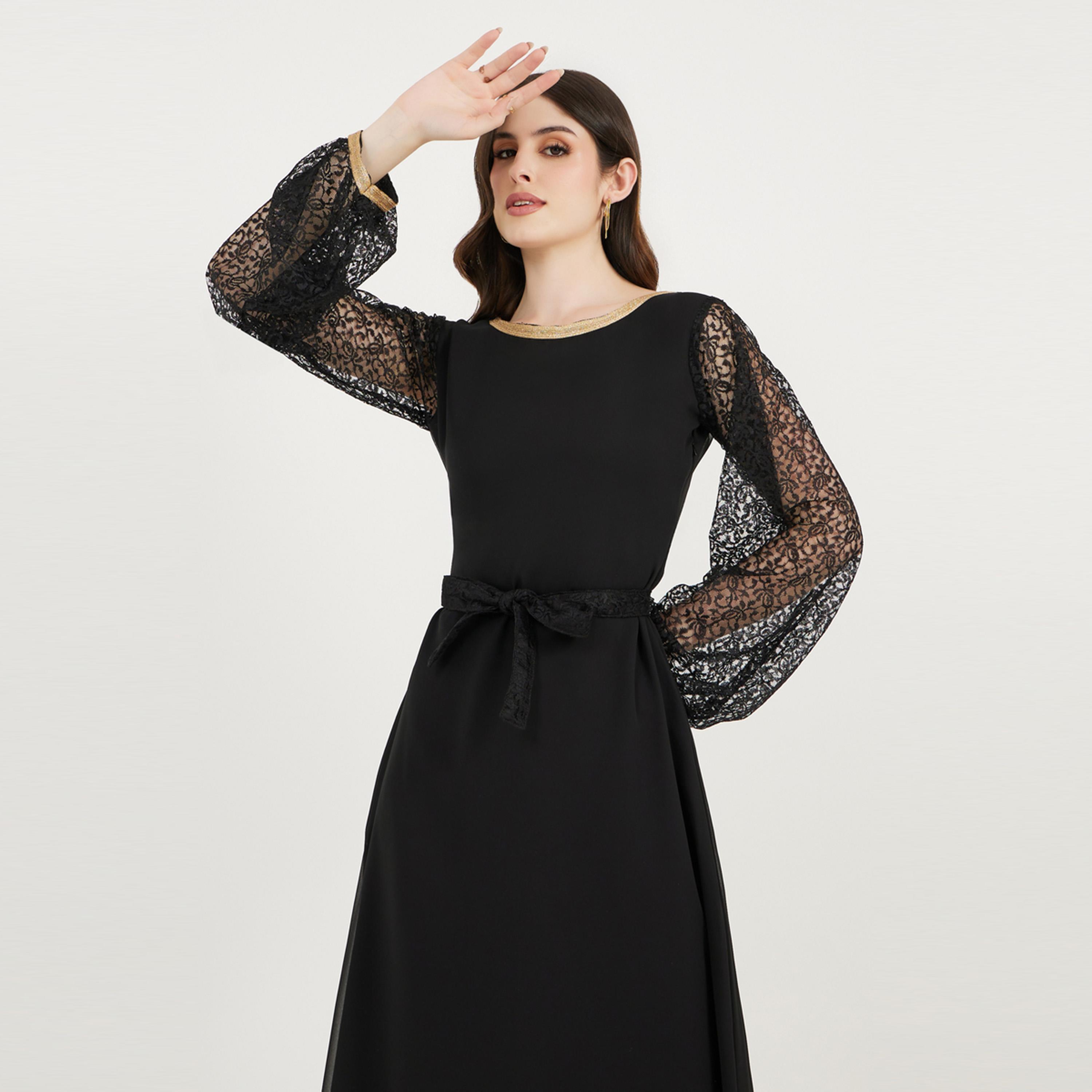 فستان طويل بحافة واسعة ودانتيل ماكسيم كرييشن × ستايلي-women-arabicclothing-kaftan-image-2